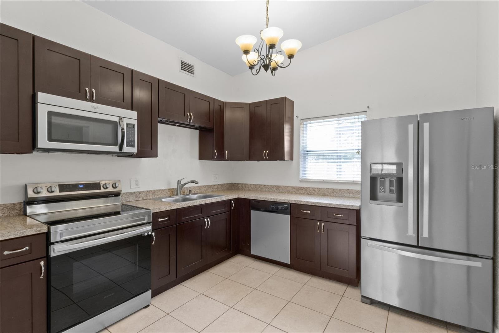 Single Family Residence at 6711 DARTMOUTH AVE N, ST PETERSBURG, photo 5 of 44
