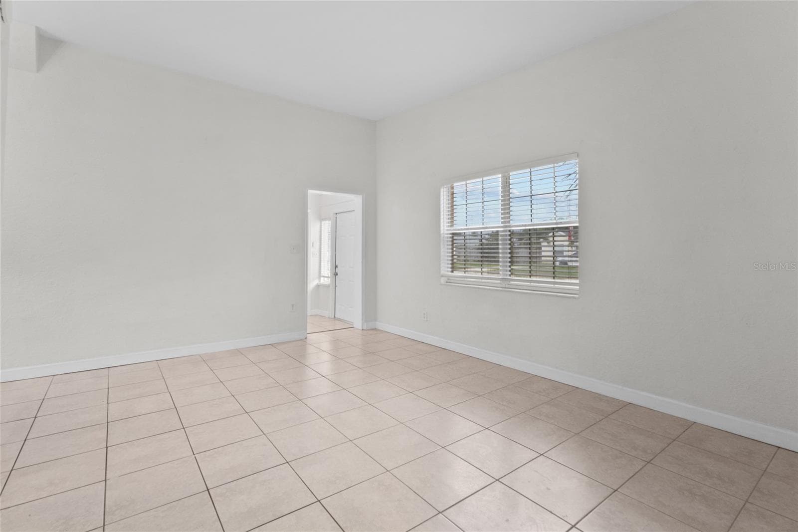 Single Family Residence at 6711 DARTMOUTH AVE N, ST PETERSBURG, photo 7 of 44