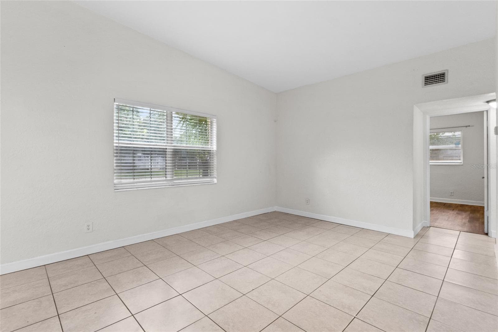 Single Family Residence at 6711 DARTMOUTH AVE N, ST PETERSBURG, photo 9 of 44