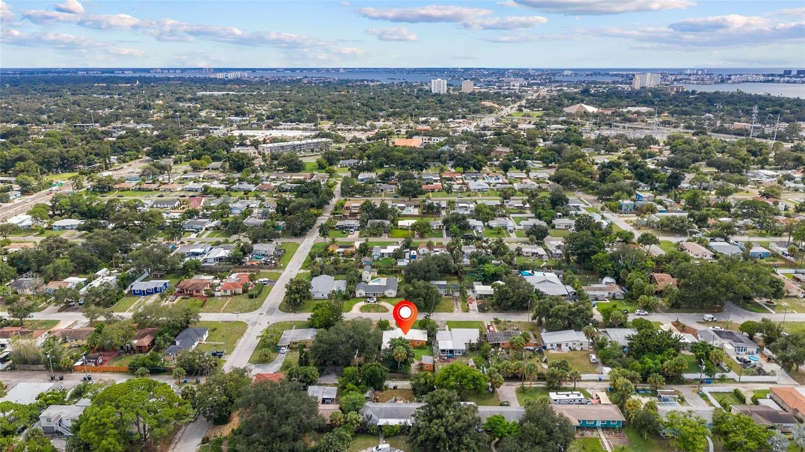 Single Family Residence at 6711 DARTMOUTH AVE N, ST PETERSBURG, photo 42 of 44