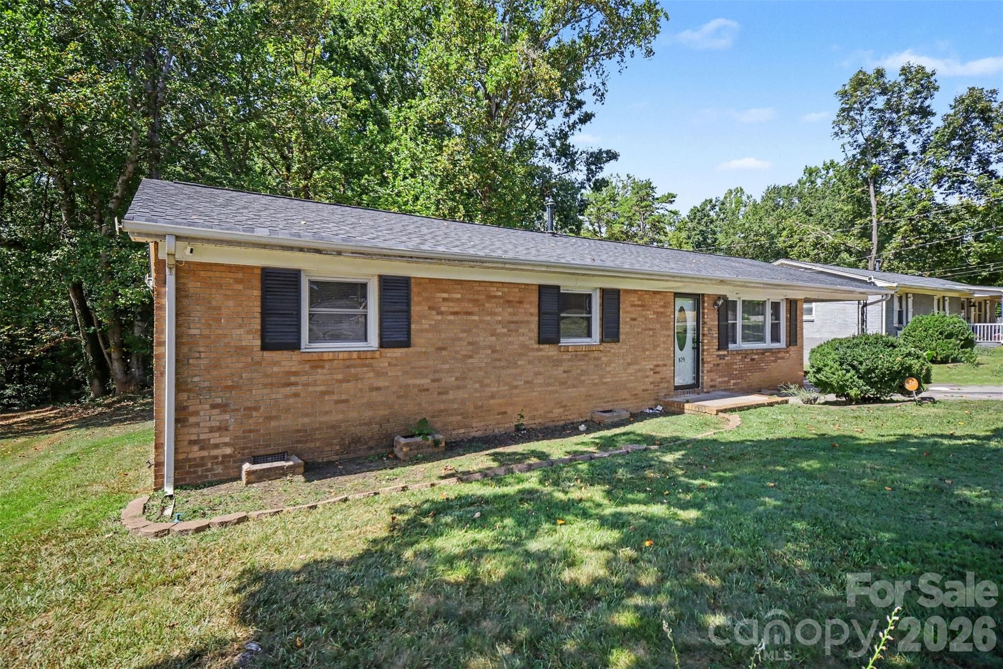 Single Family Residence at 829 Vancouver Lane, Gastonia, photo 3 of 40
