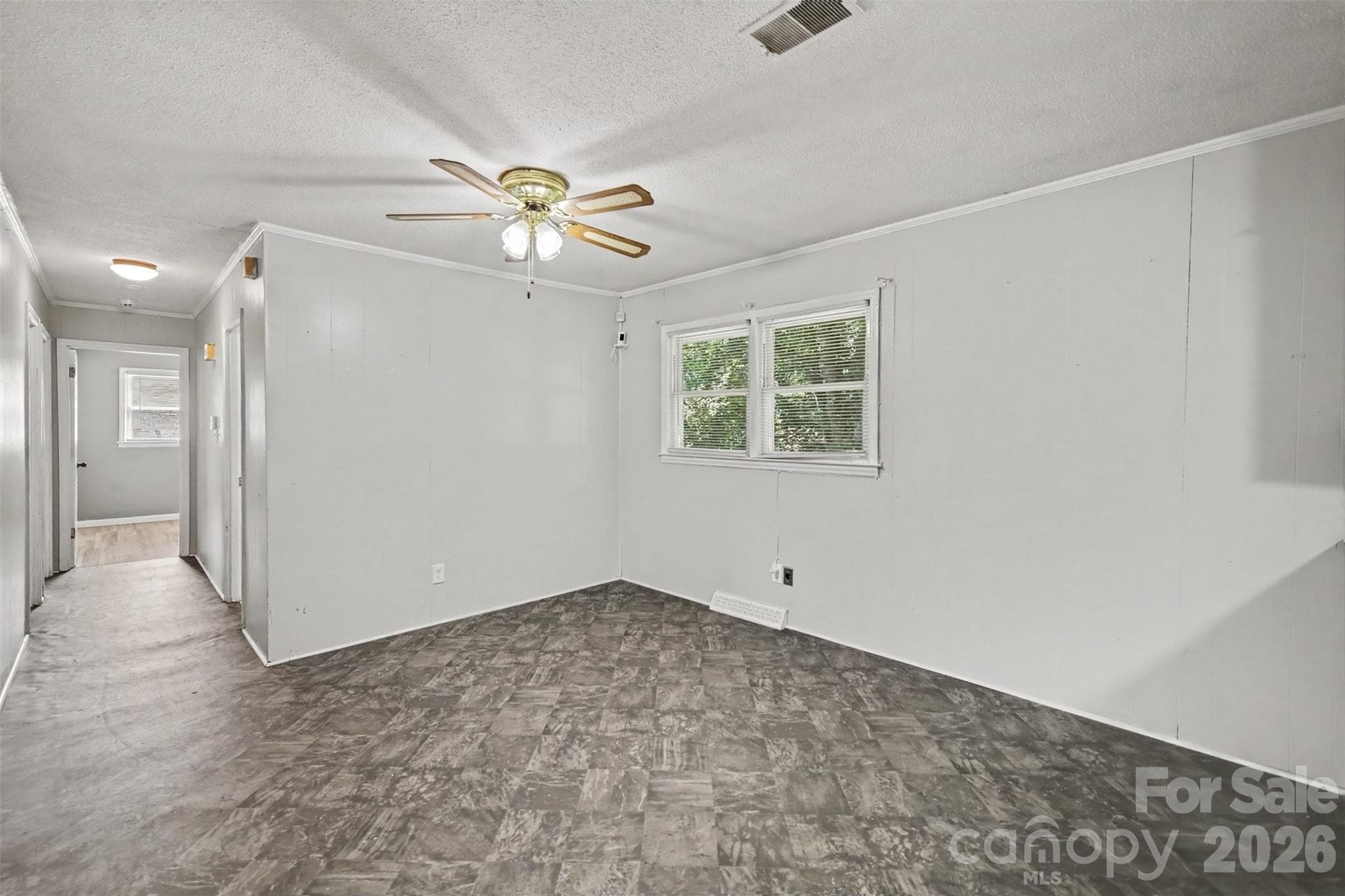 Single Family Residence at 829 Vancouver Lane, Gastonia, photo 9 of 40