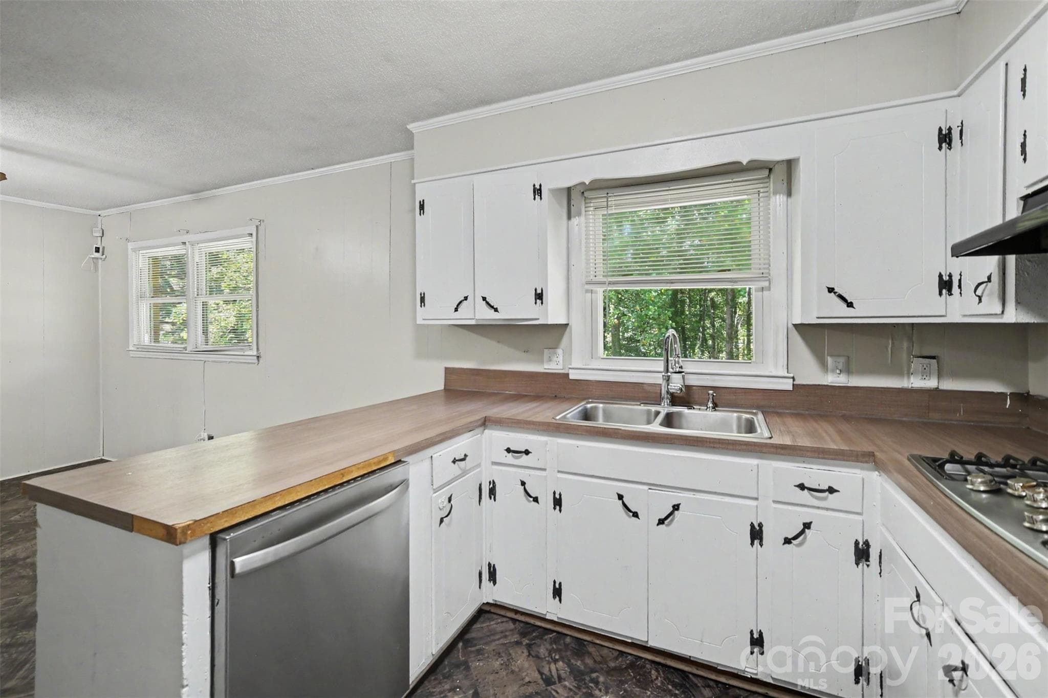 Single Family Residence at 829 Vancouver Lane, Gastonia, photo 16 of 40