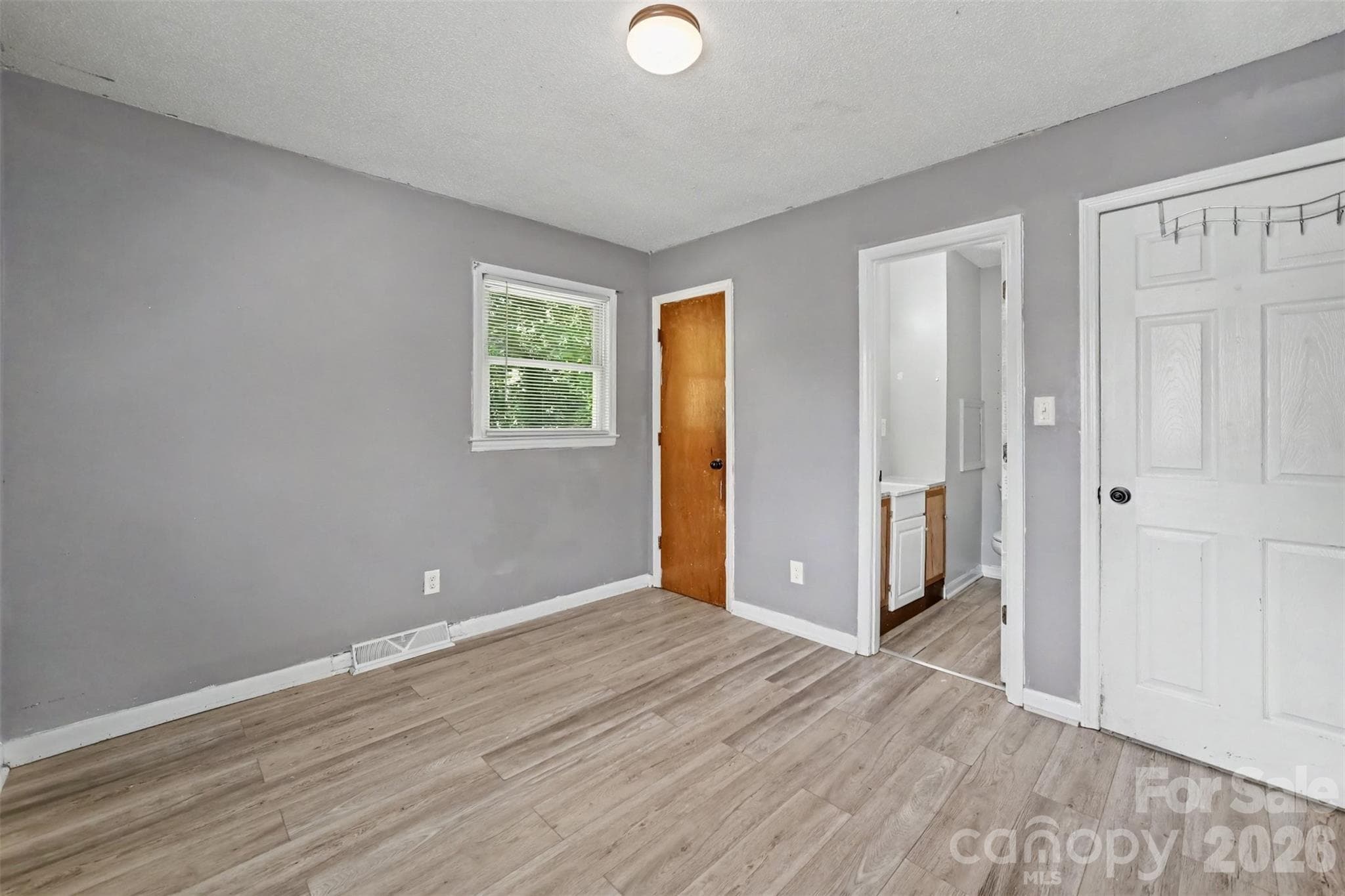 Single Family Residence at 829 Vancouver Lane, Gastonia, photo 20 of 40