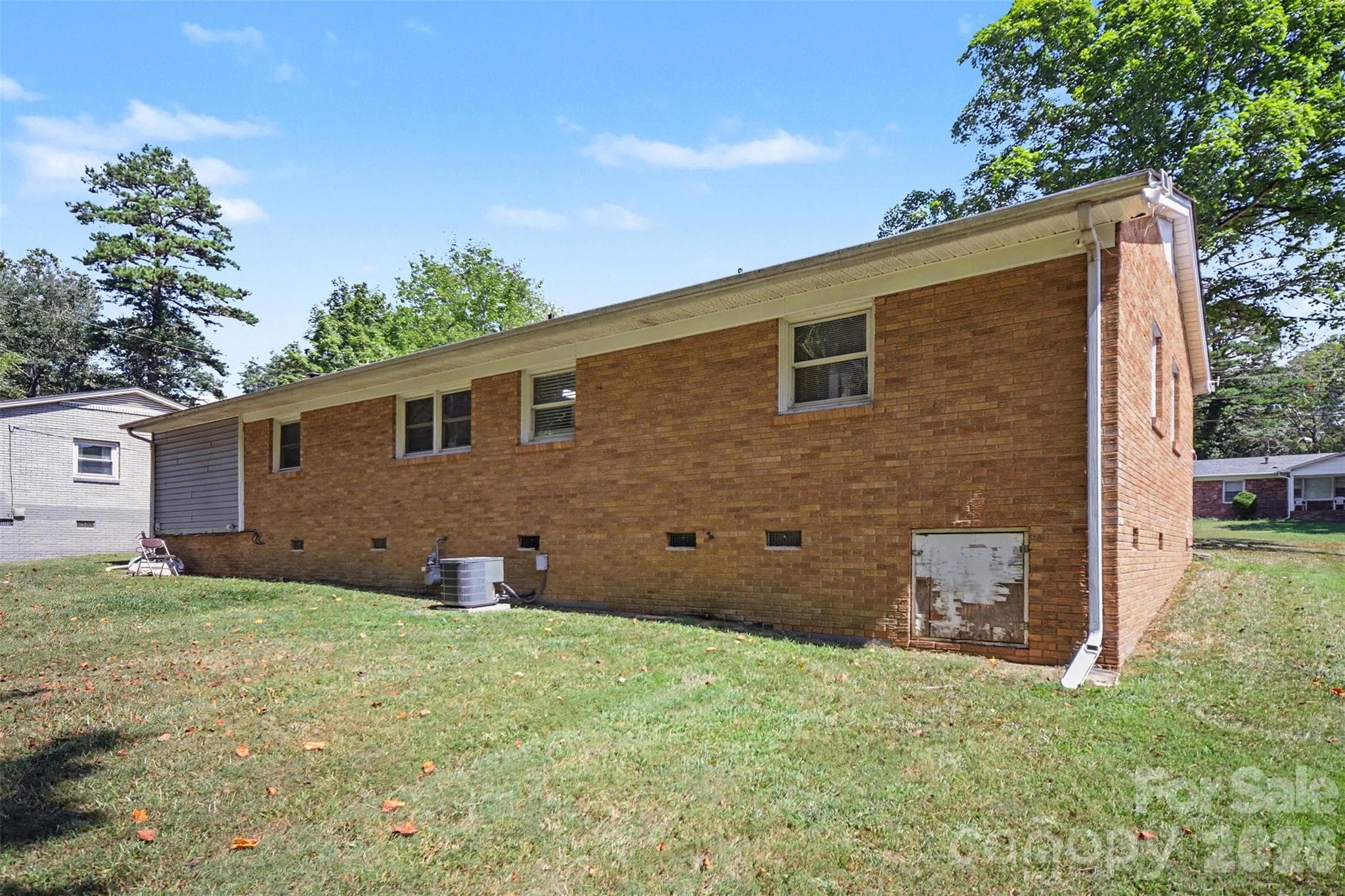 Single Family Residence at 829 Vancouver Lane, Gastonia, photo 36 of 40
