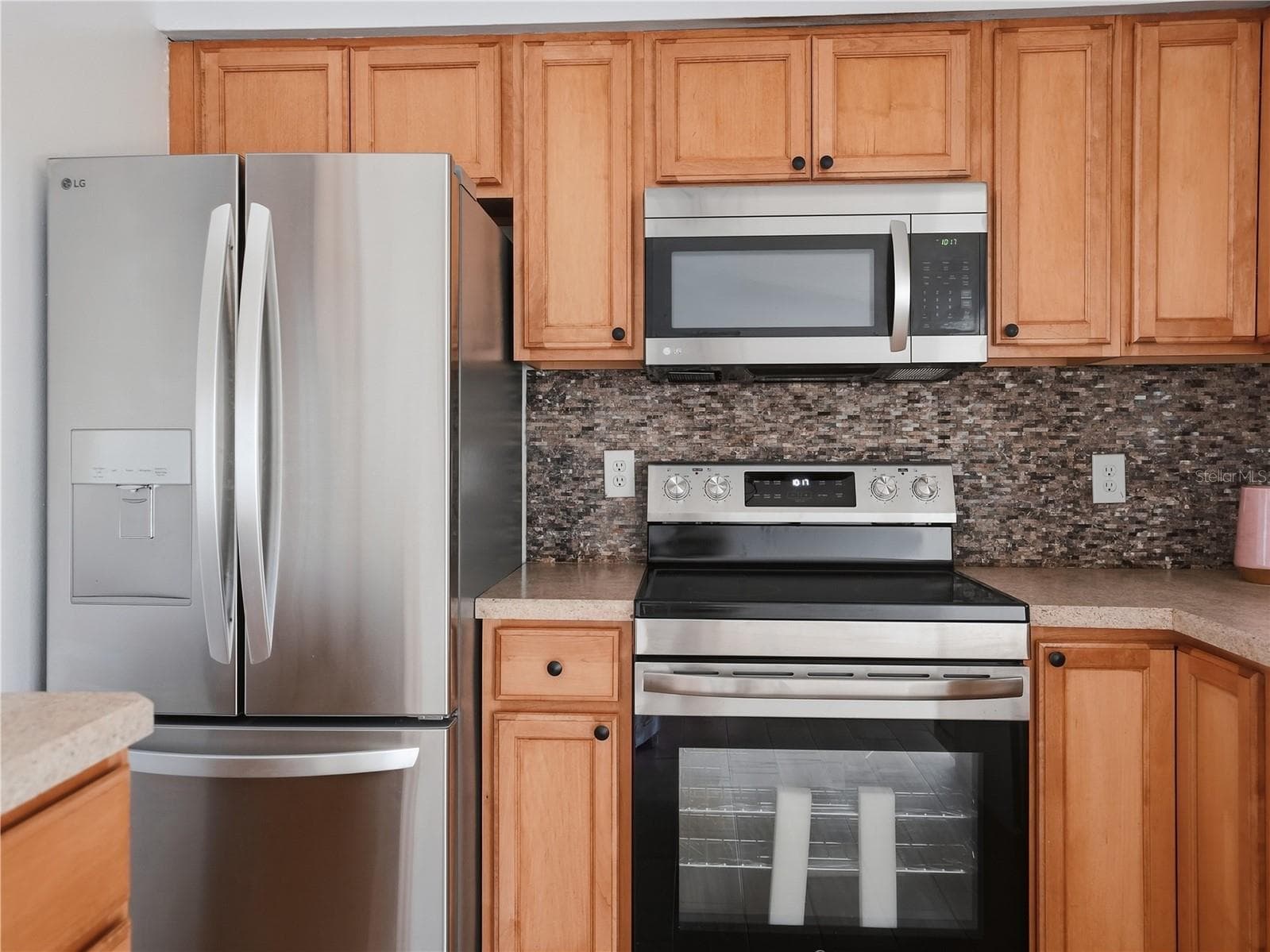 New appliances. - 6743 LARCHMONT AVE, NEW PORT RICHEY