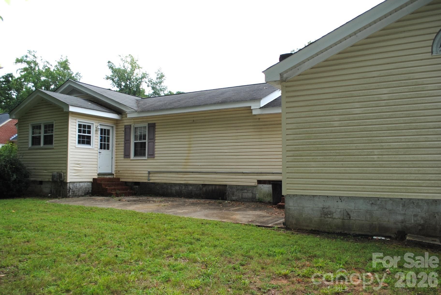 Single Family Residence at 636 Statesville Boulevard, Salisbury, photo 2 of 18
