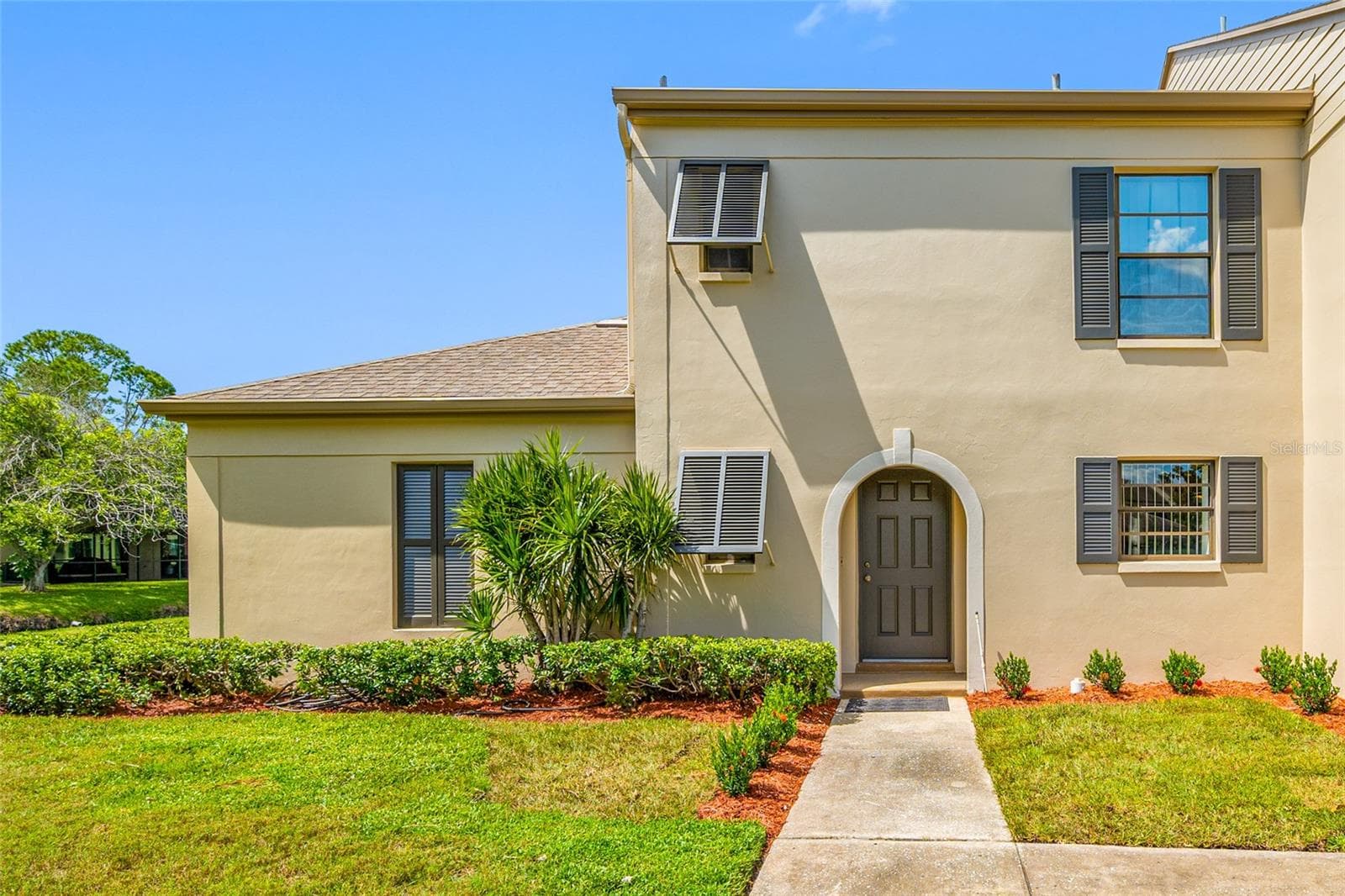 2467 KINGFISHER LN #101H
