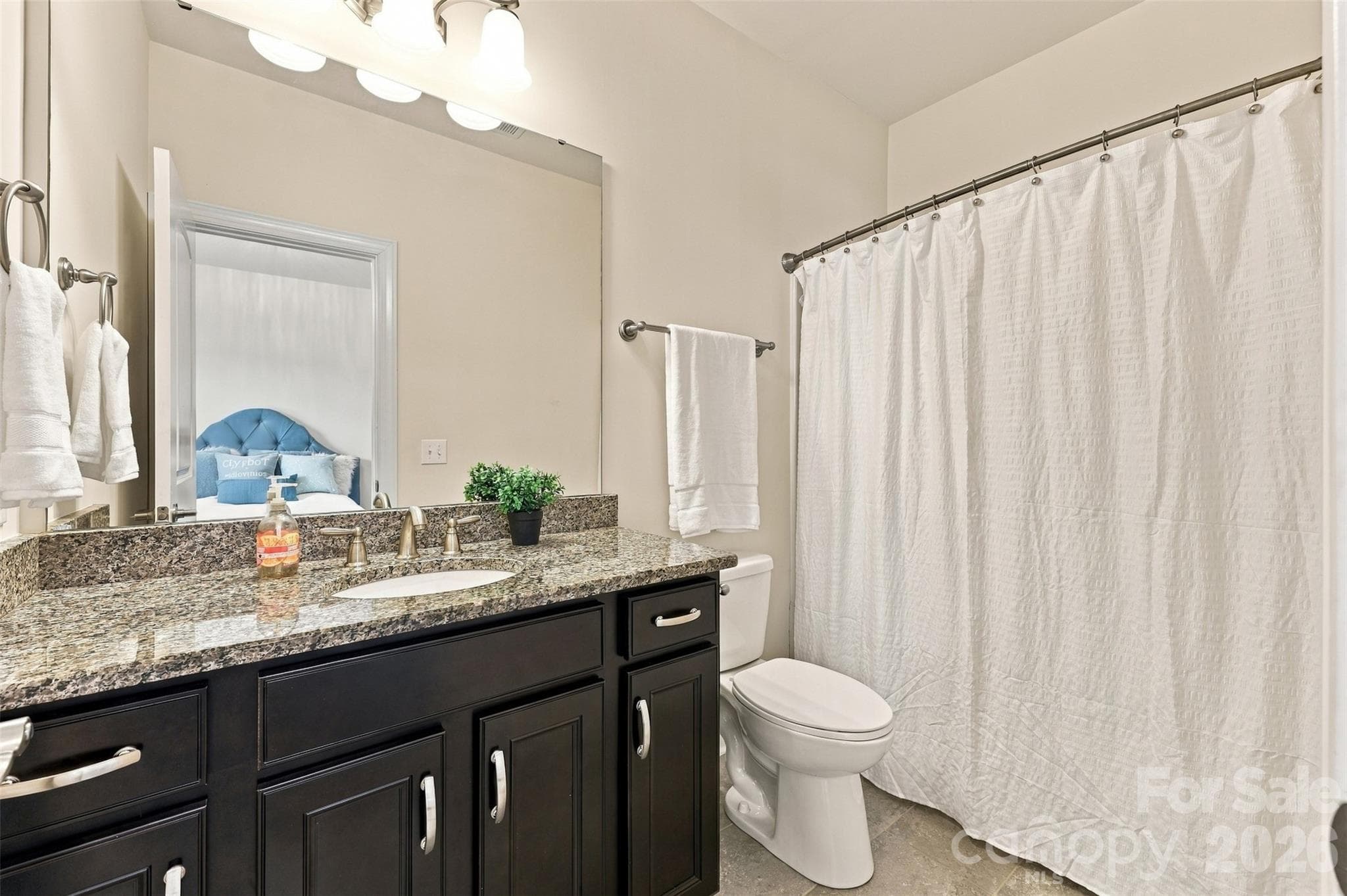 upstairs full bath, ensuite - 131 Reserve Lane, Indian Land