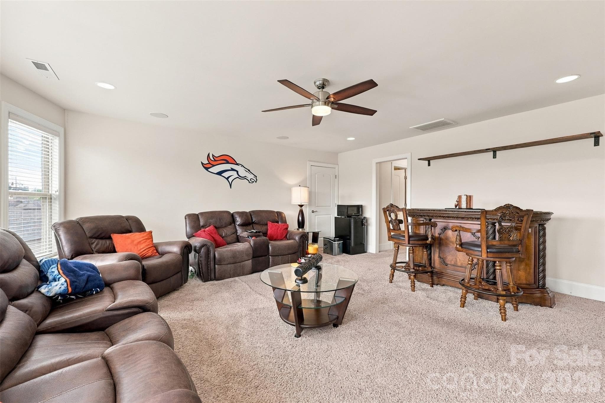 3rd floor bonus/bed, 2 walk in attic areas, half bath, walkin closet, surround sound - 131 Reserve Lane, Indian Land