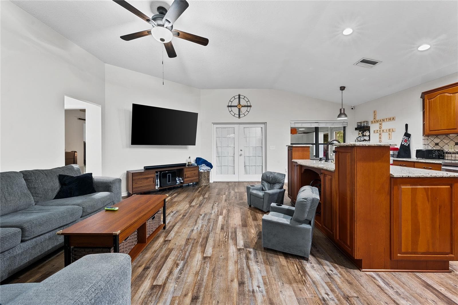 Single Family Residence at 10511 DEEPBROOK DR, RIVERVIEW, photo 17 of 40