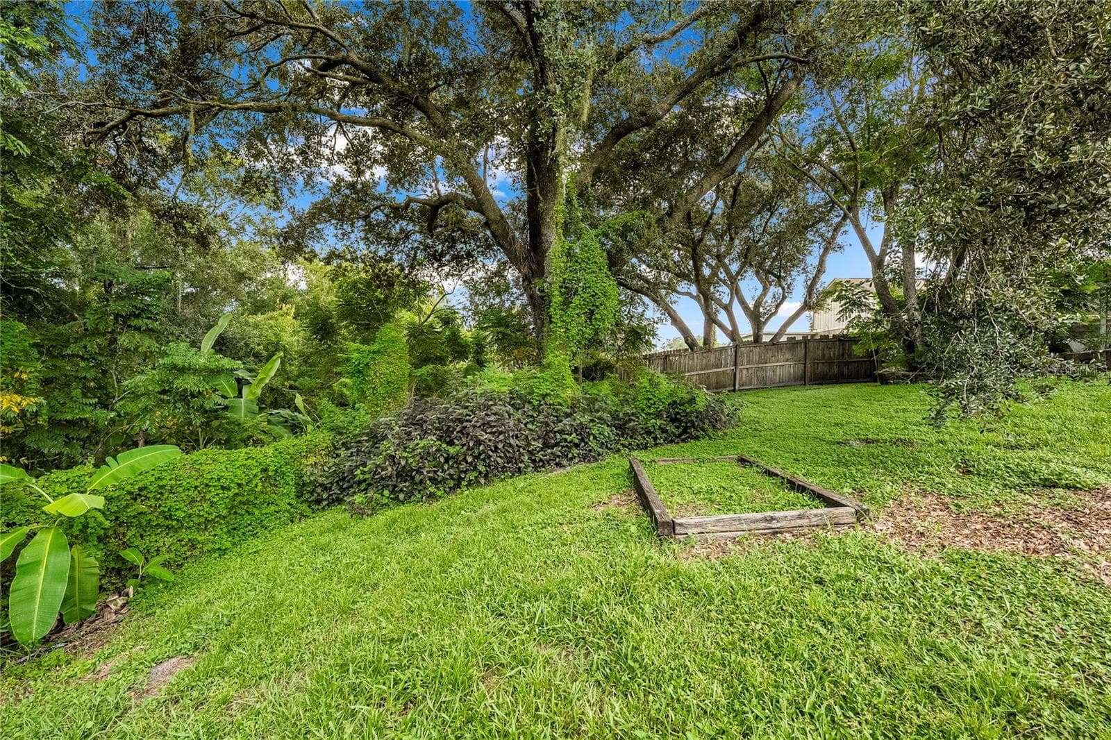 Single Family Residence at 10511 DEEPBROOK DR, RIVERVIEW, photo 37 of 40
