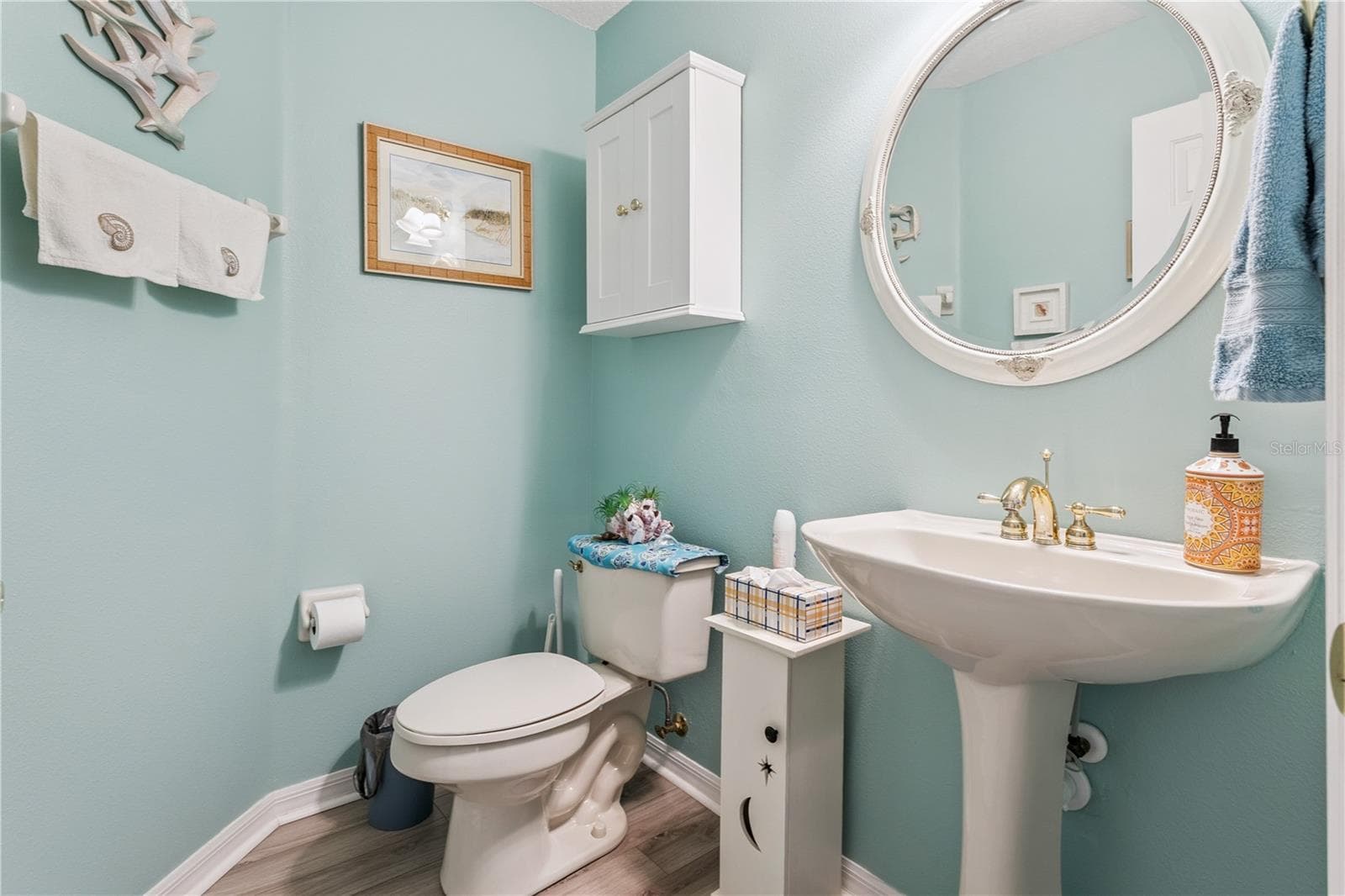 Single Family Residence at 24215 BELLE MEDE DR, LEESBURG, photo 16 of 41