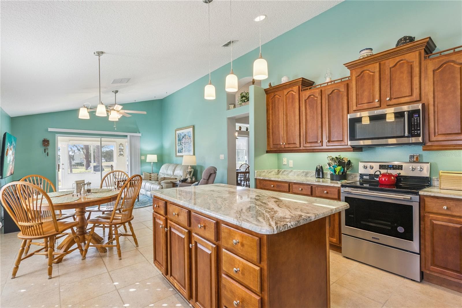 Single Family Residence at 24215 BELLE MEDE DR, LEESBURG, photo 20 of 41