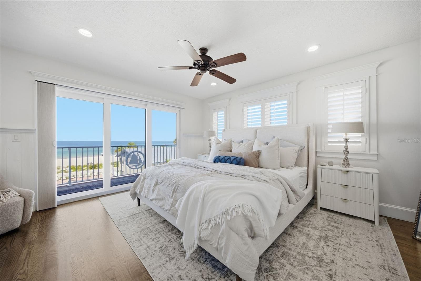 Main floor ensuite - 3014 AVENUE E, HOLMES BEACH
