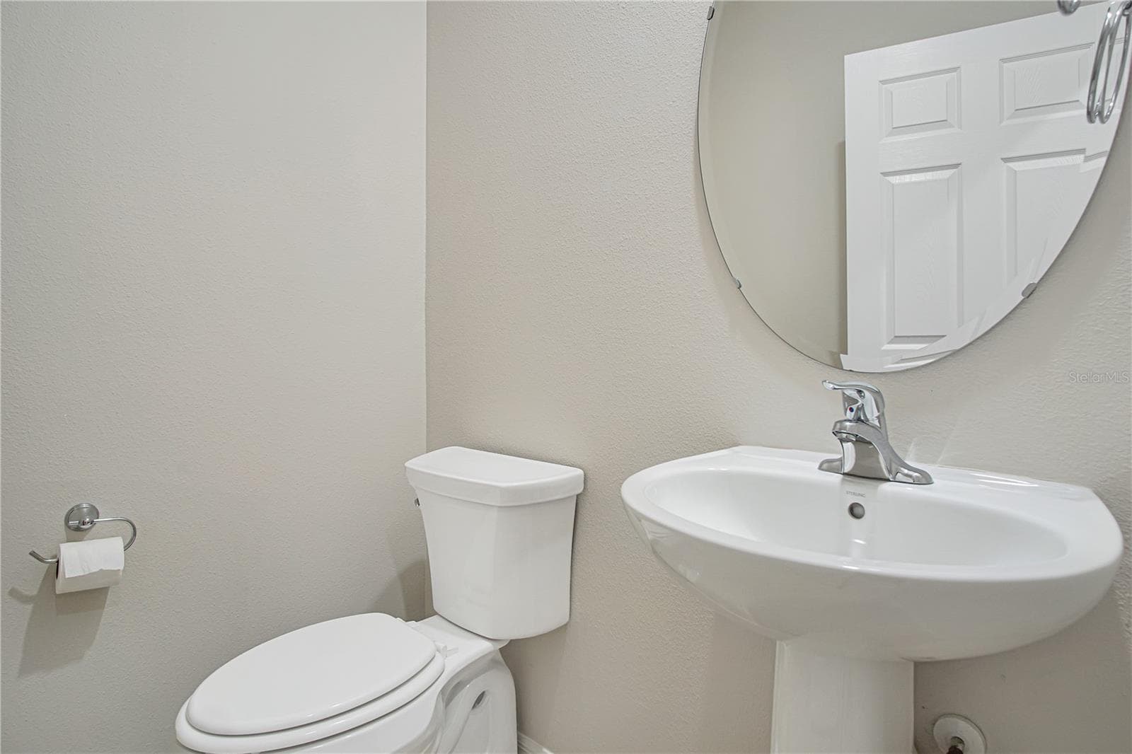 Single Family Residence at 3889 GERANIUM AVE, LAKE HAMILTON, photo 11 of 31