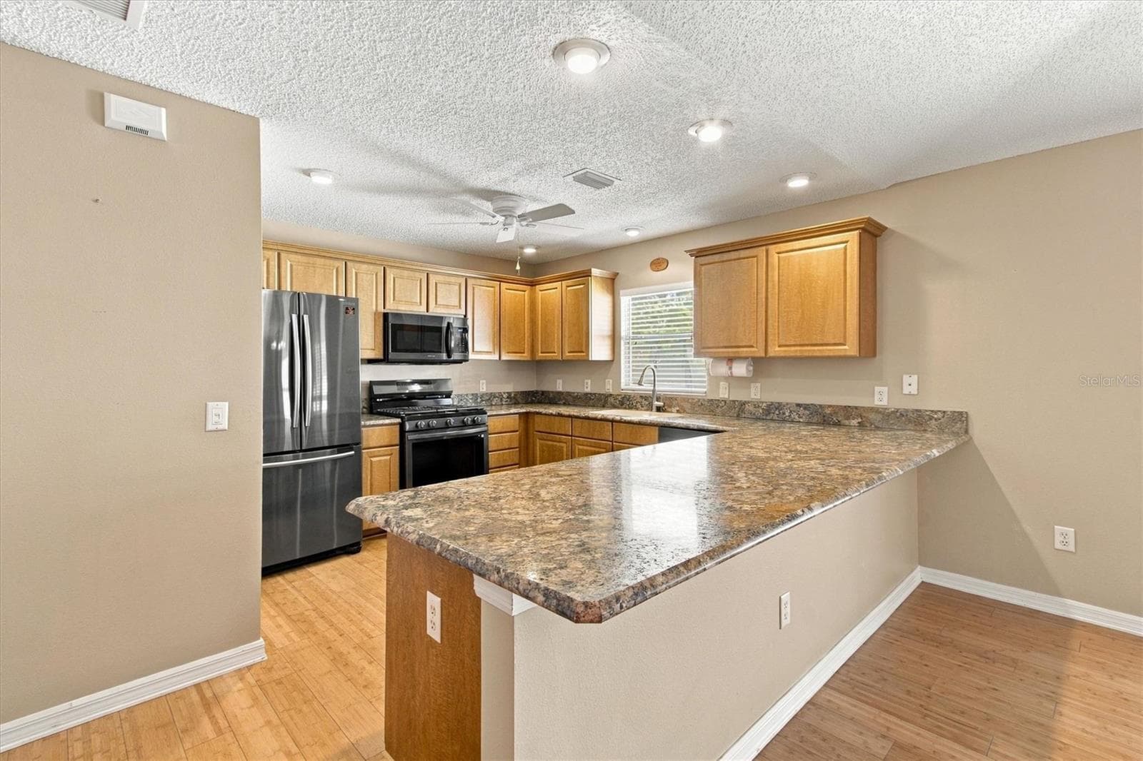 Villa at 1075 BURNETTOWN PL, THE VILLAGES, photo 2 of 30