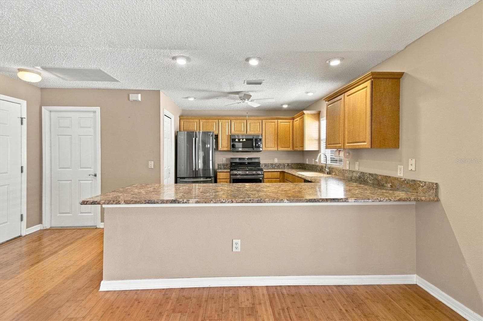 Villa at 1075 BURNETTOWN PL, THE VILLAGES, photo 3 of 30