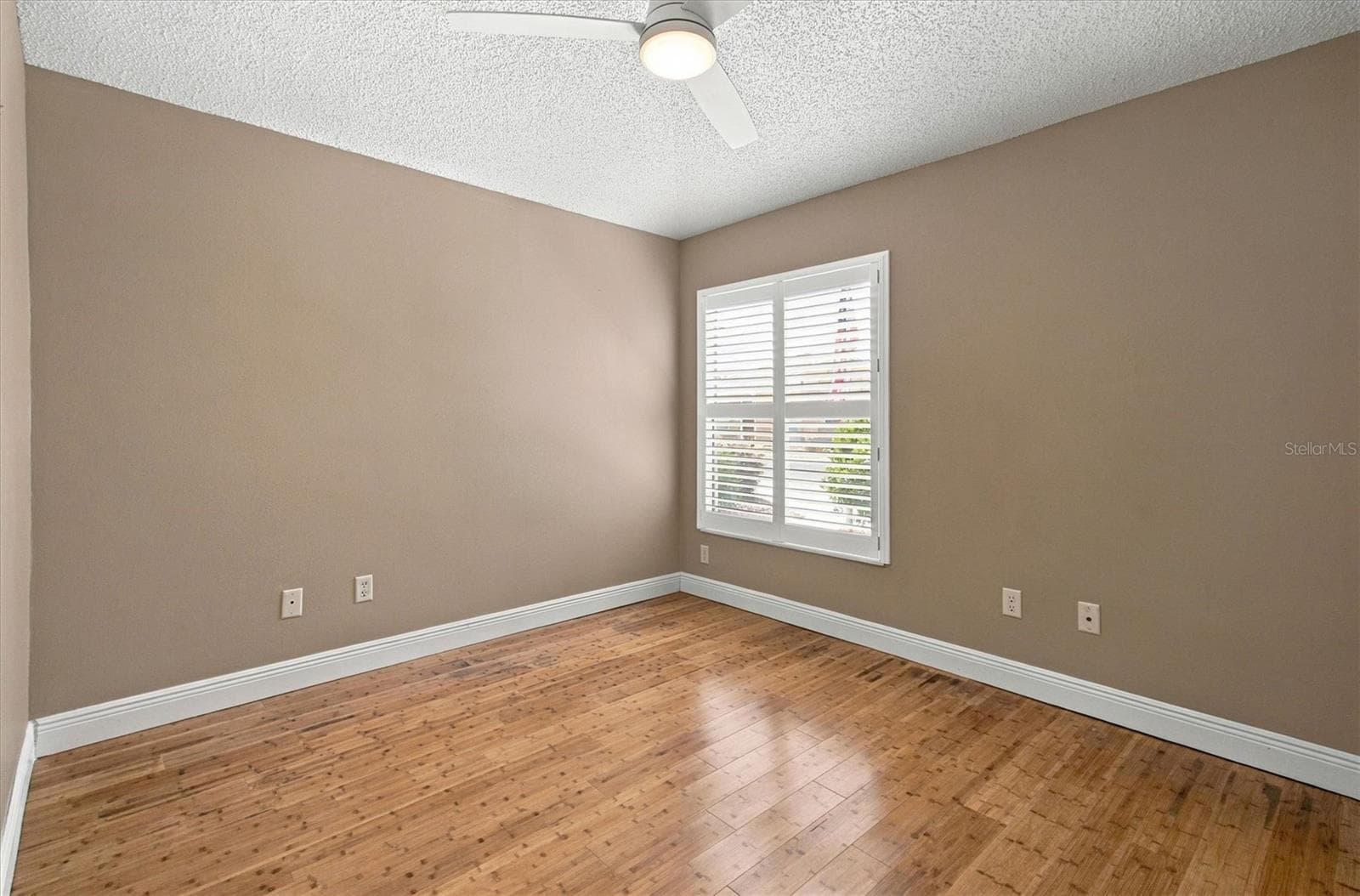 Villa at 1075 BURNETTOWN PL, THE VILLAGES, photo 18 of 30
