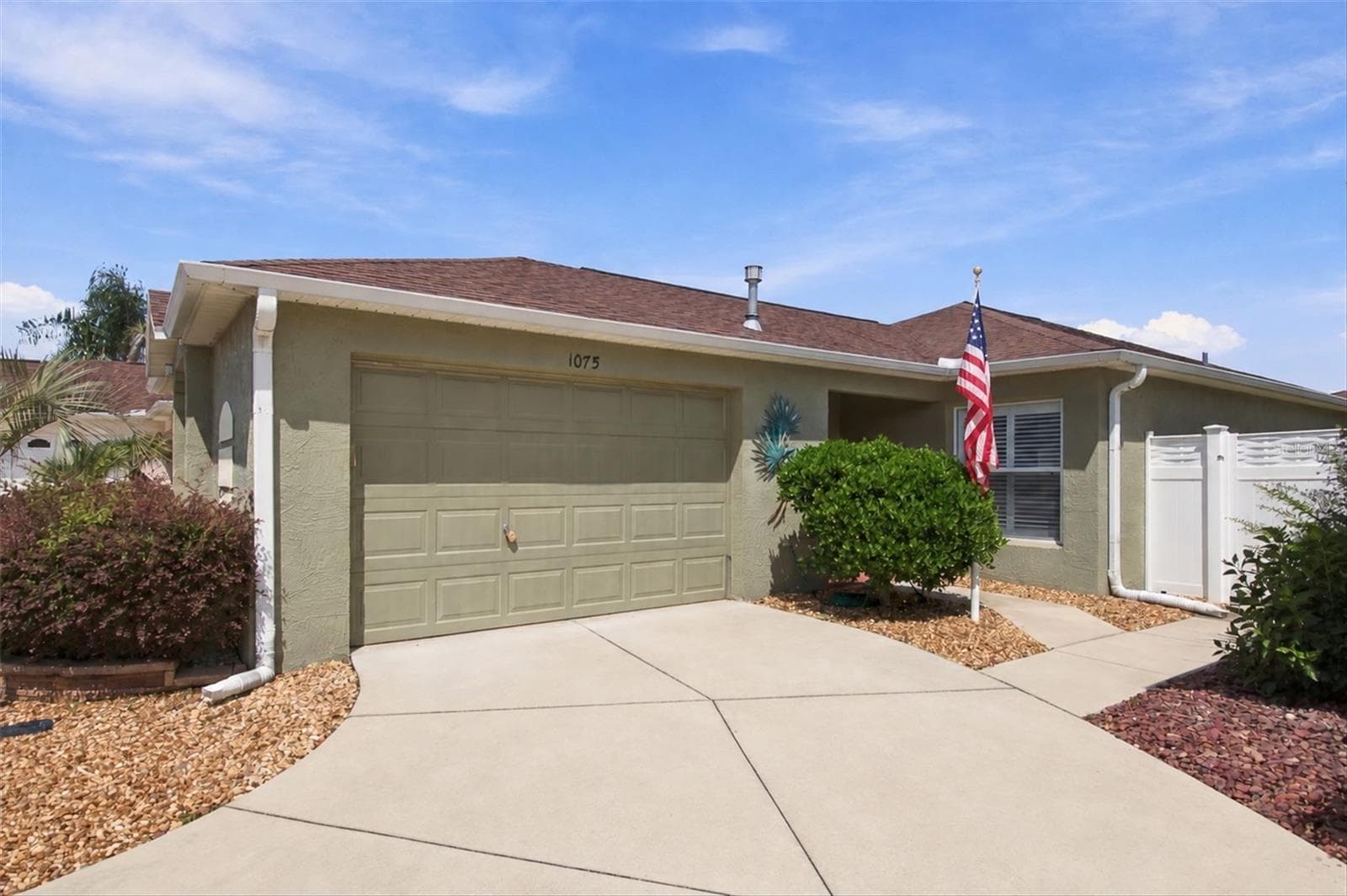 Villa at 1075 BURNETTOWN PL, THE VILLAGES, photo 25 of 30