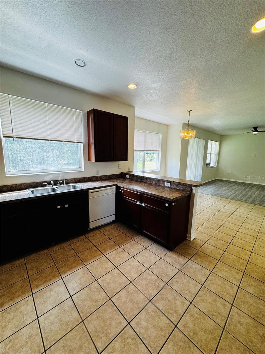 Single Family Residence at 890 MCINNIS CT, KISSIMMEE, photo 6 of 30