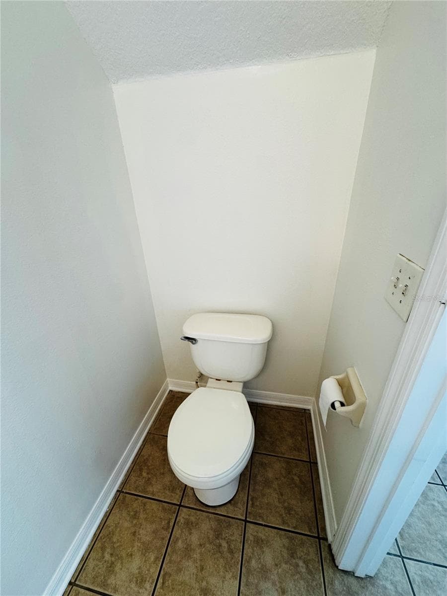 Single Family Residence at 890 MCINNIS CT, KISSIMMEE, photo 8 of 30