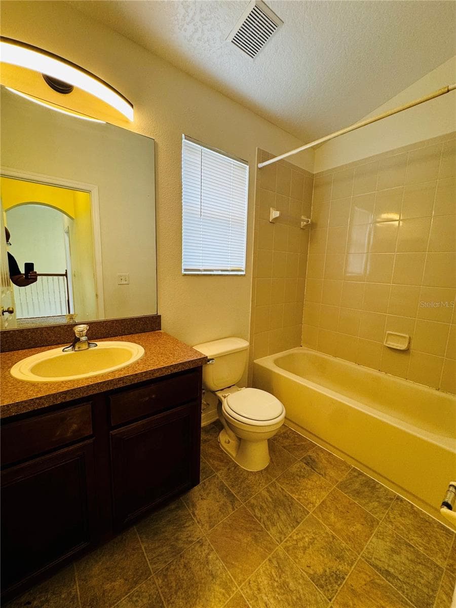 Single Family Residence at 890 MCINNIS CT, KISSIMMEE, photo 13 of 30