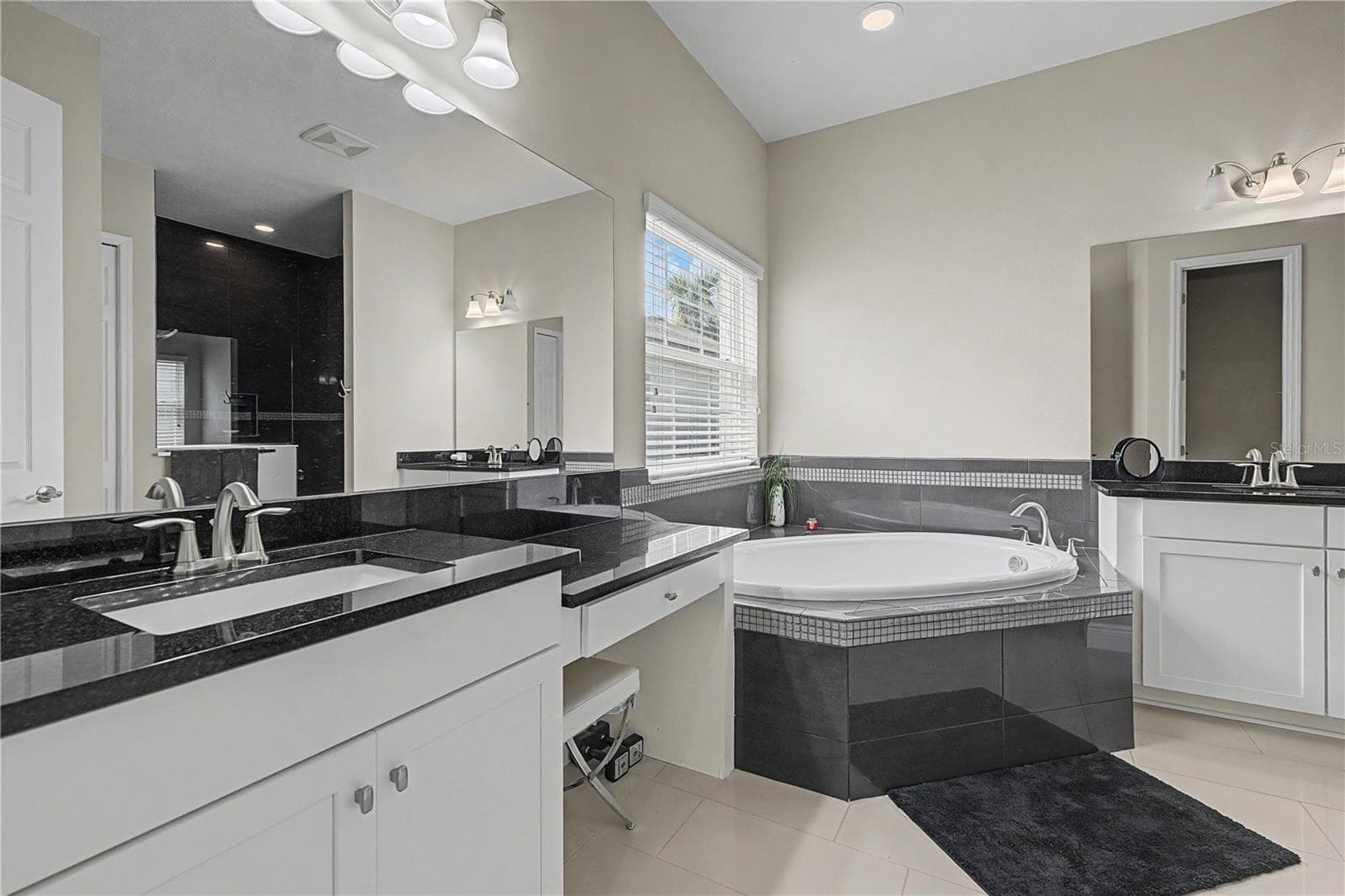 Single Family Residence at 8118 WATER COLOR DR, LAND O LAKES, photo 18 of 60
