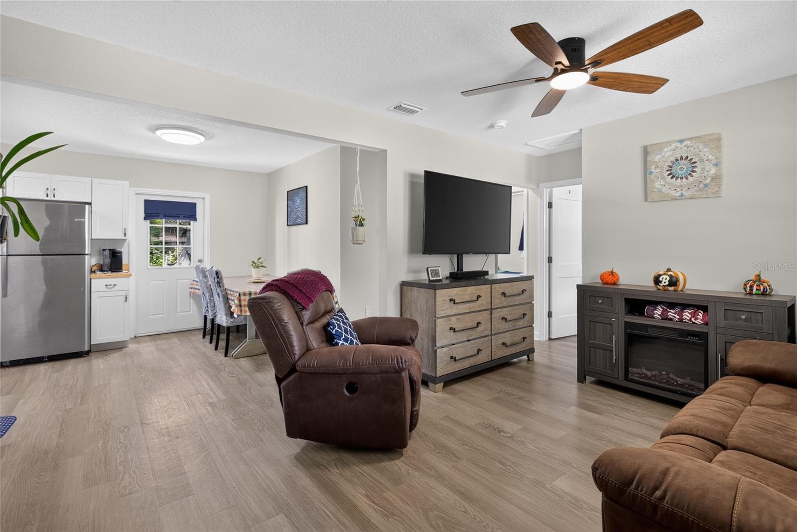 Single Family Residence at 21397 CANAL DR, BROOKSVILLE, photo 2 of 27