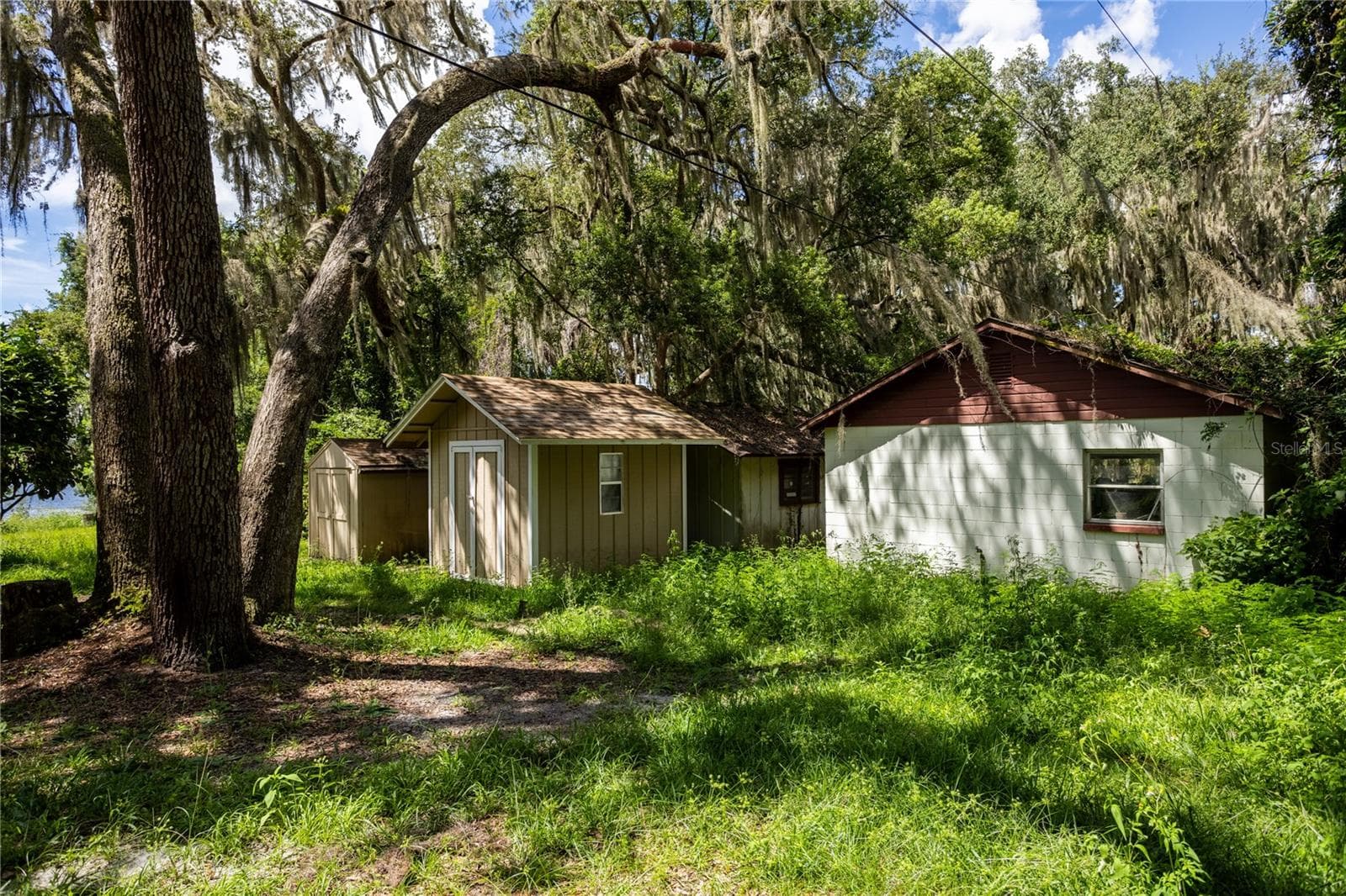 Single Family Residence at 122 COWPEN LN, HAWTHORNE, photo 2 of 68