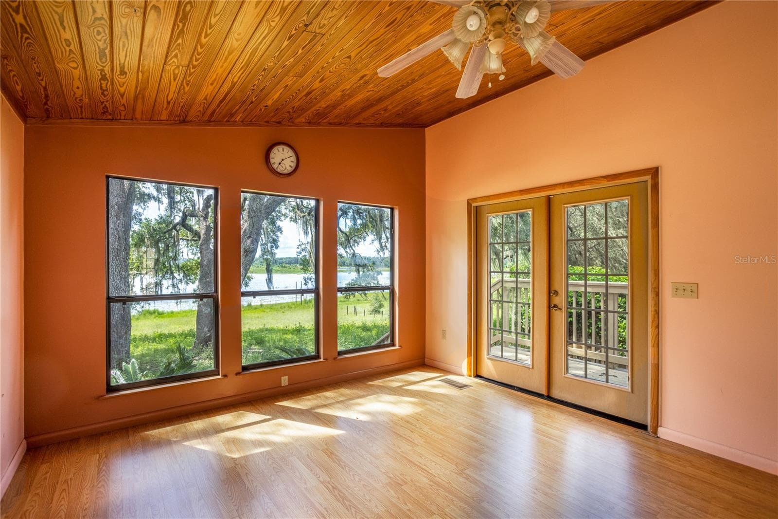 Single Family Residence at 122 COWPEN LN, HAWTHORNE, photo 5 of 68