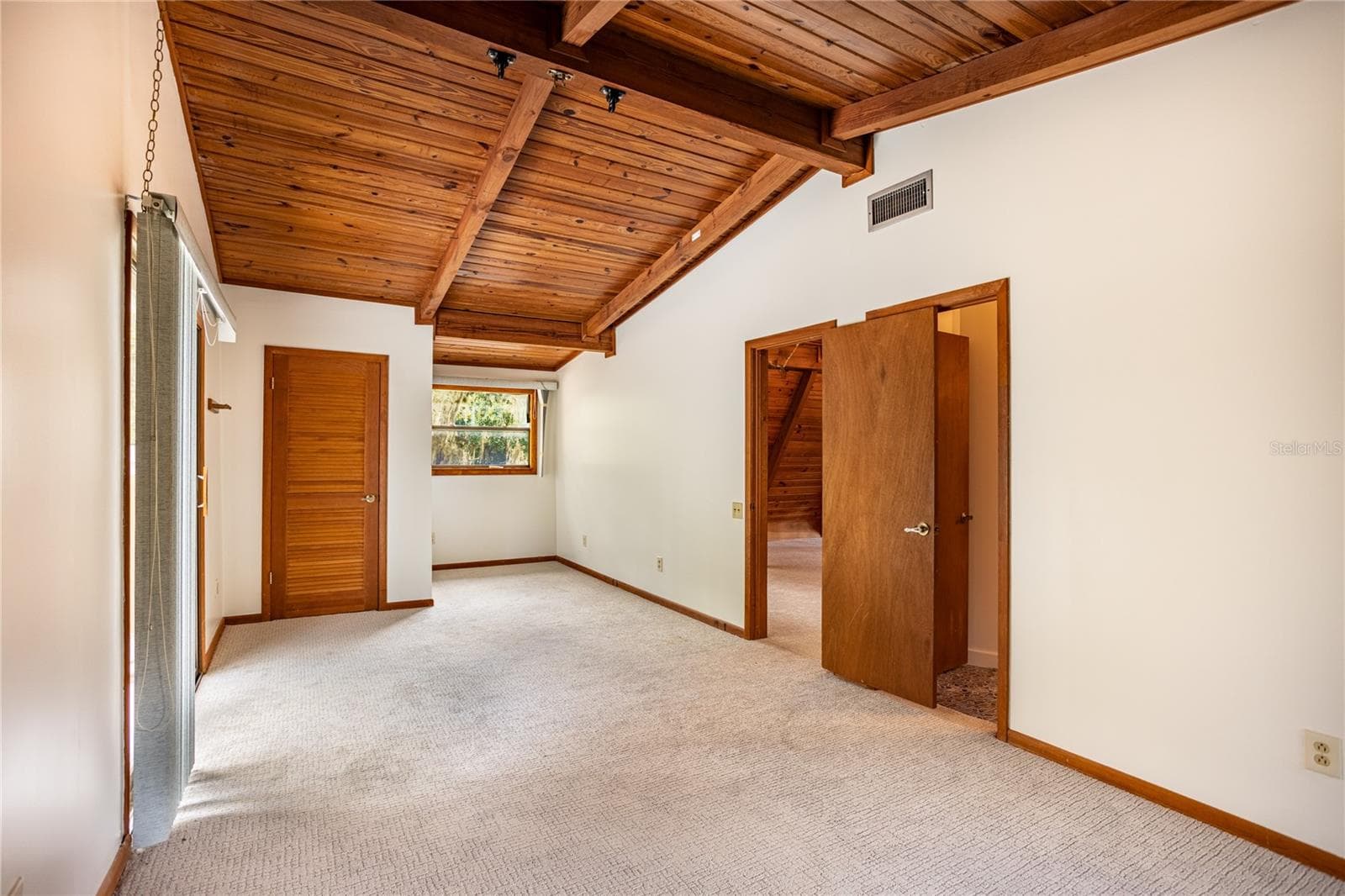 Single Family Residence at 122 COWPEN LN, HAWTHORNE, photo 12 of 68