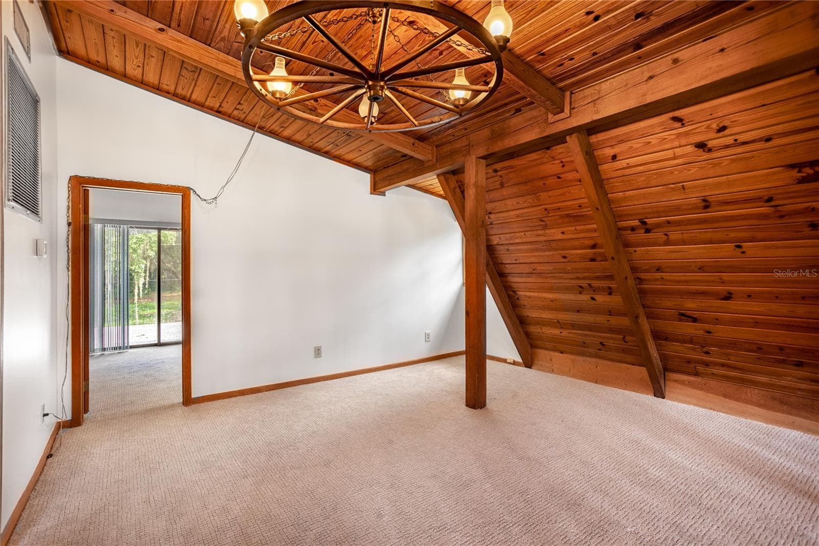 Single Family Residence at 122 COWPEN LN, HAWTHORNE, photo 14 of 68