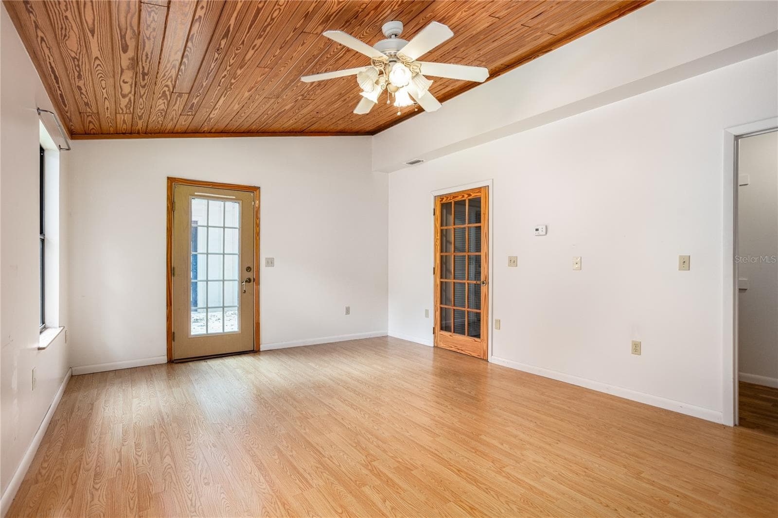 Single Family Residence at 122 COWPEN LN, HAWTHORNE, photo 26 of 68