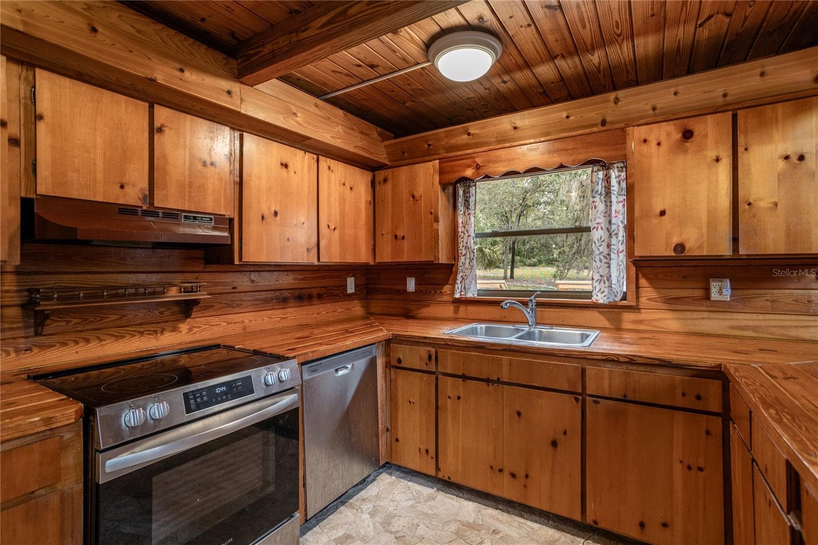 Single Family Residence at 122 COWPEN LN, HAWTHORNE, photo 33 of 68