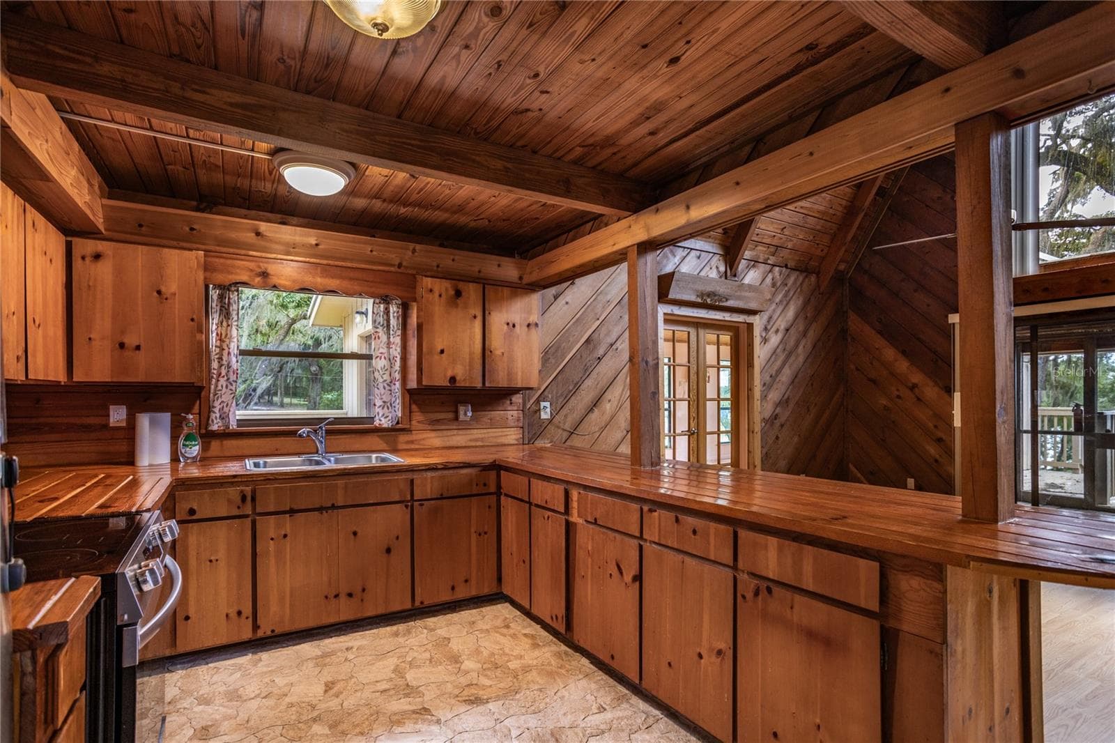 Single Family Residence at 122 COWPEN LN, HAWTHORNE, photo 34 of 68