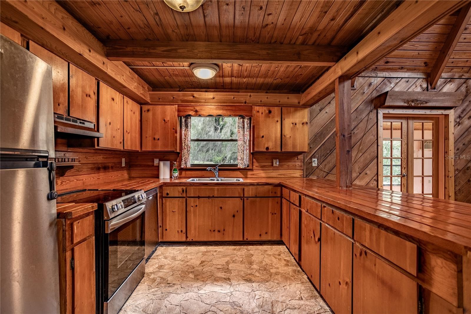 Single Family Residence at 122 COWPEN LN, HAWTHORNE, photo 35 of 68
