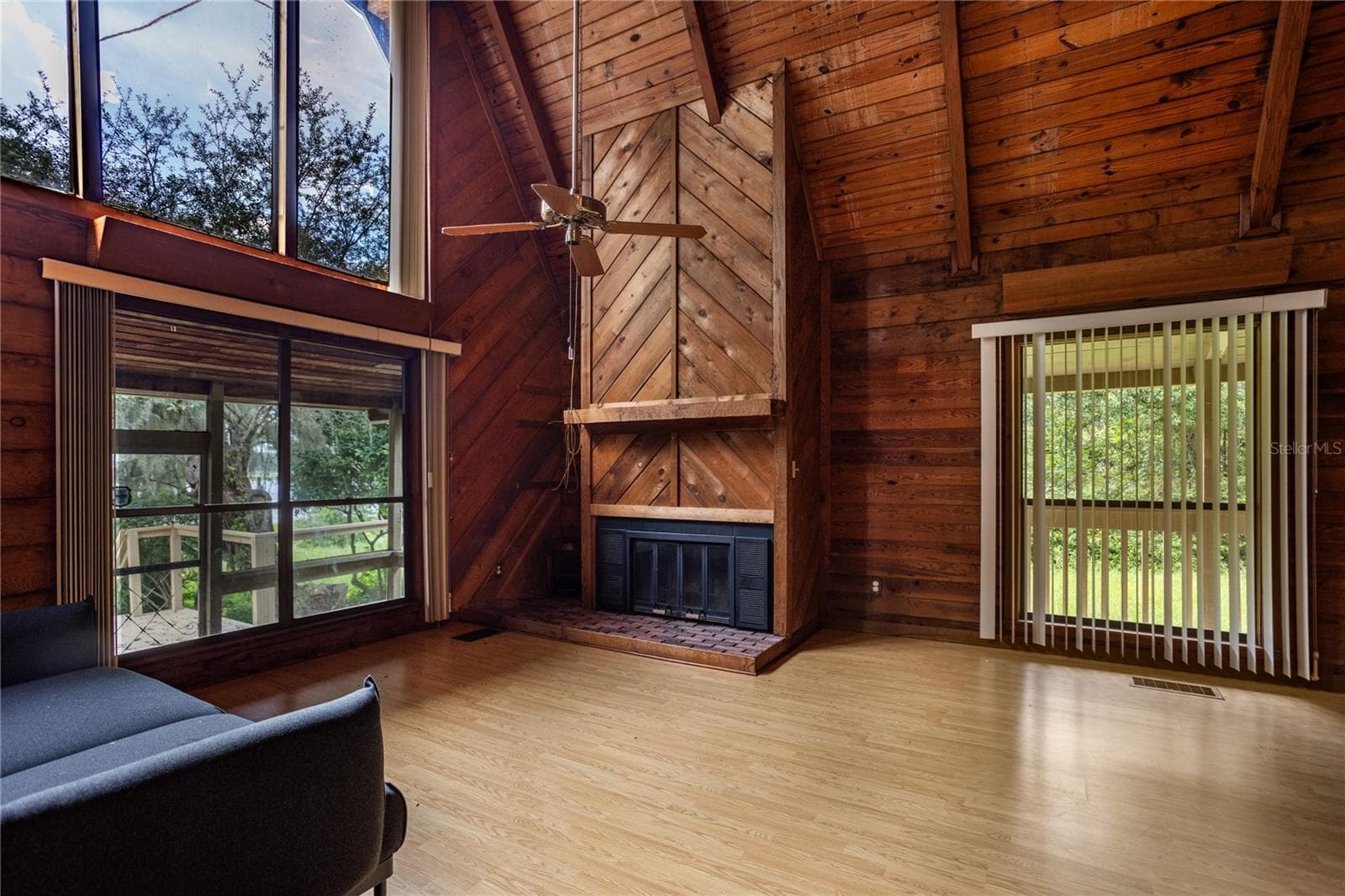 Single Family Residence at 122 COWPEN LN, HAWTHORNE, photo 41 of 68