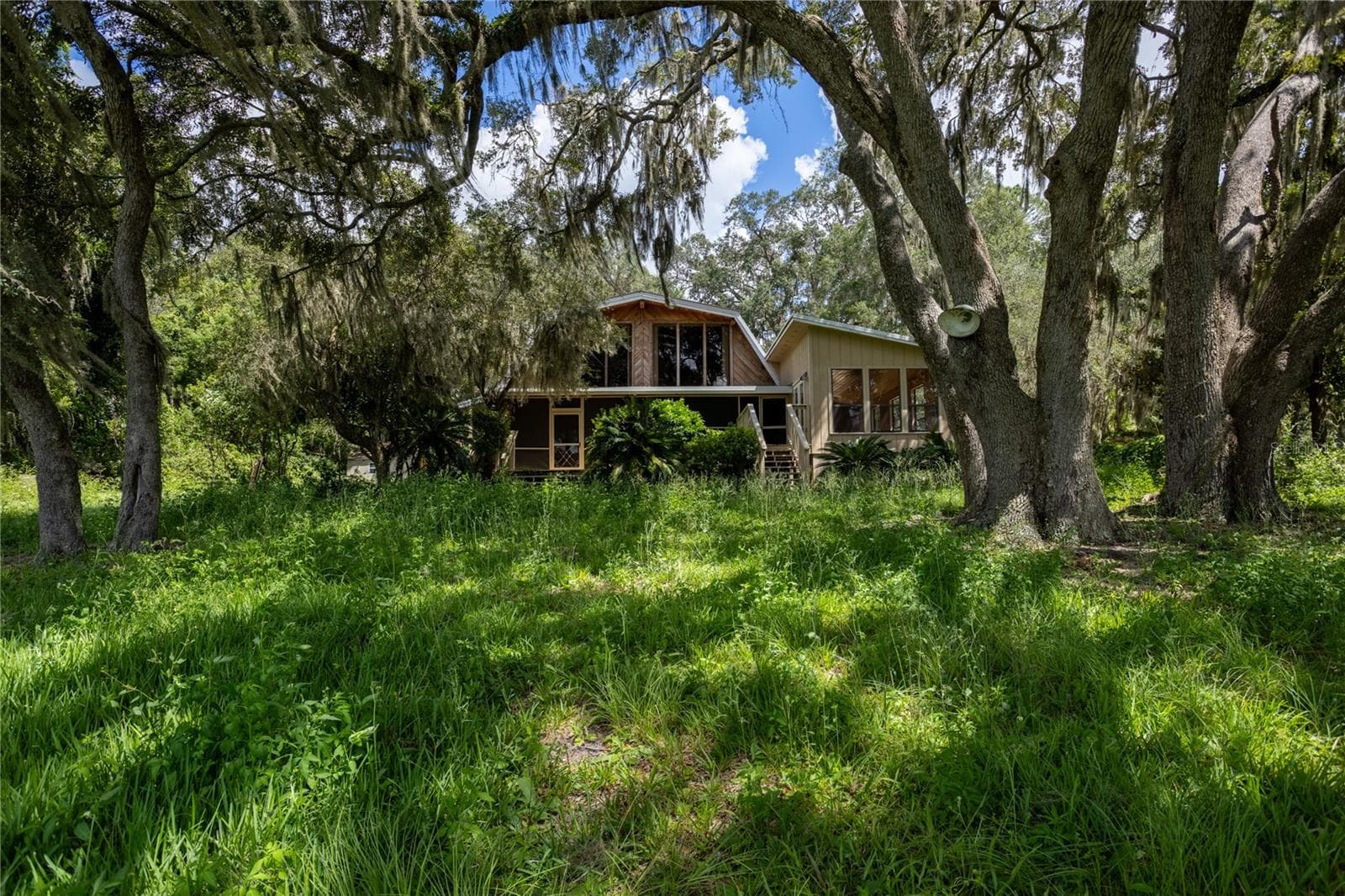 Single Family Residence at 122 COWPEN LN, HAWTHORNE, photo 52 of 68