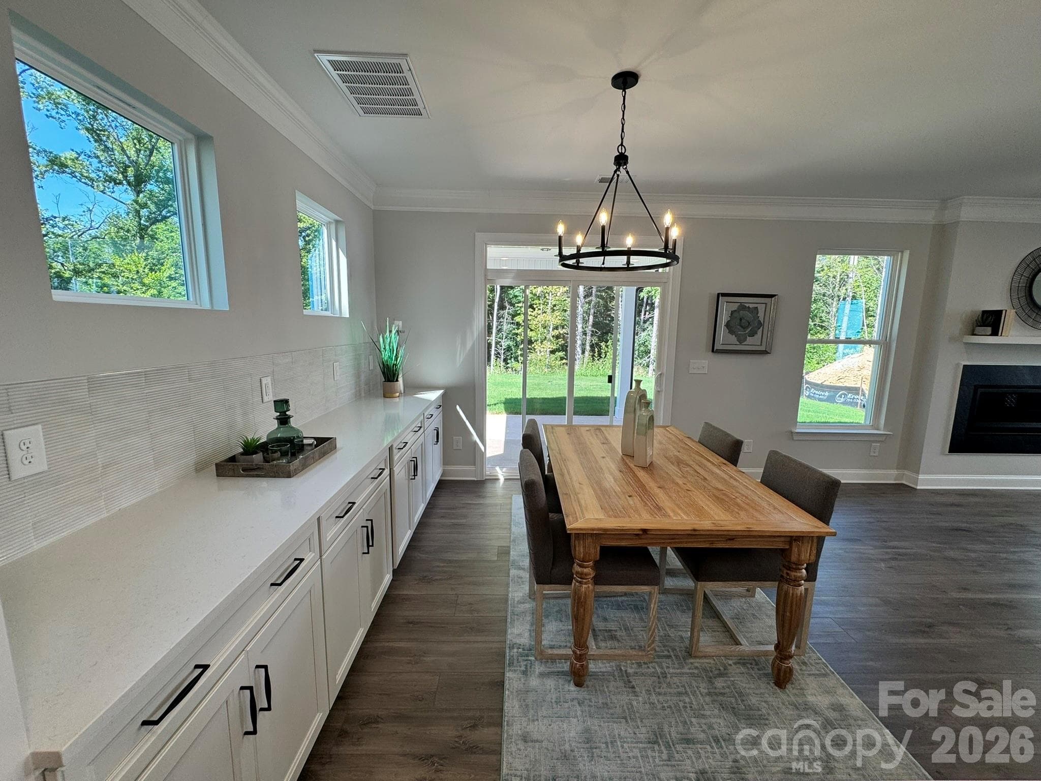 Breakfast Area - Charlotte