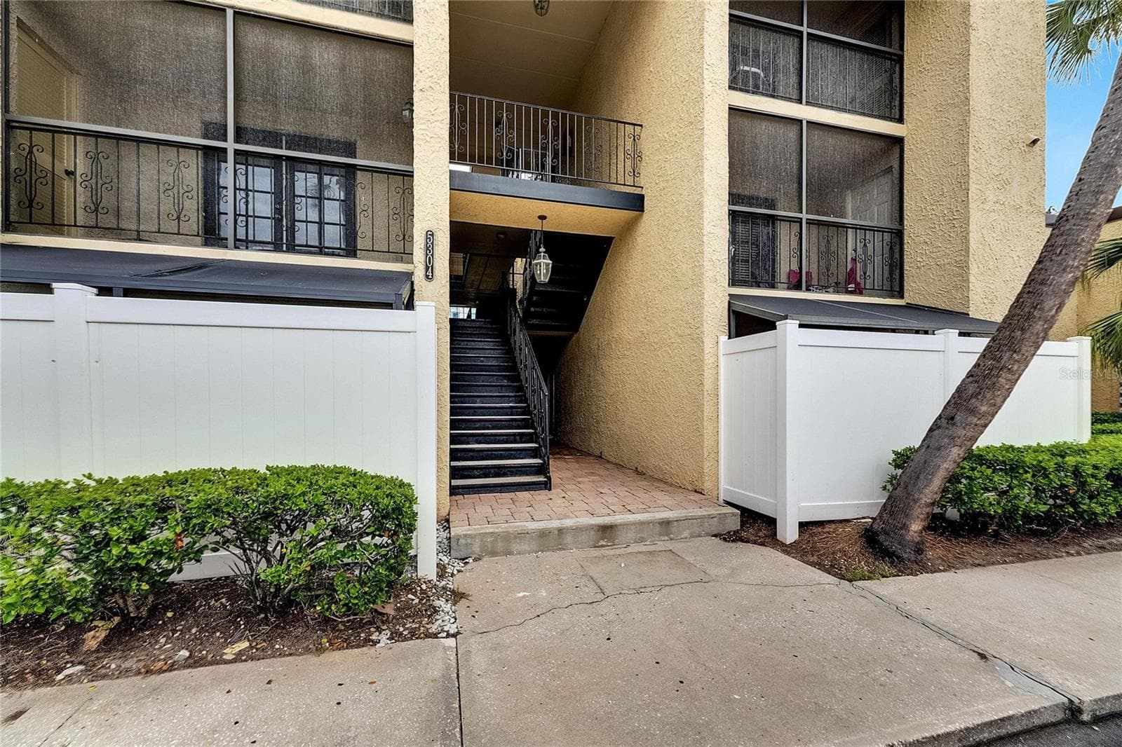 Condominium at 5304 W KENNEDY BLVD #106, TAMPA, photo 2 of 44