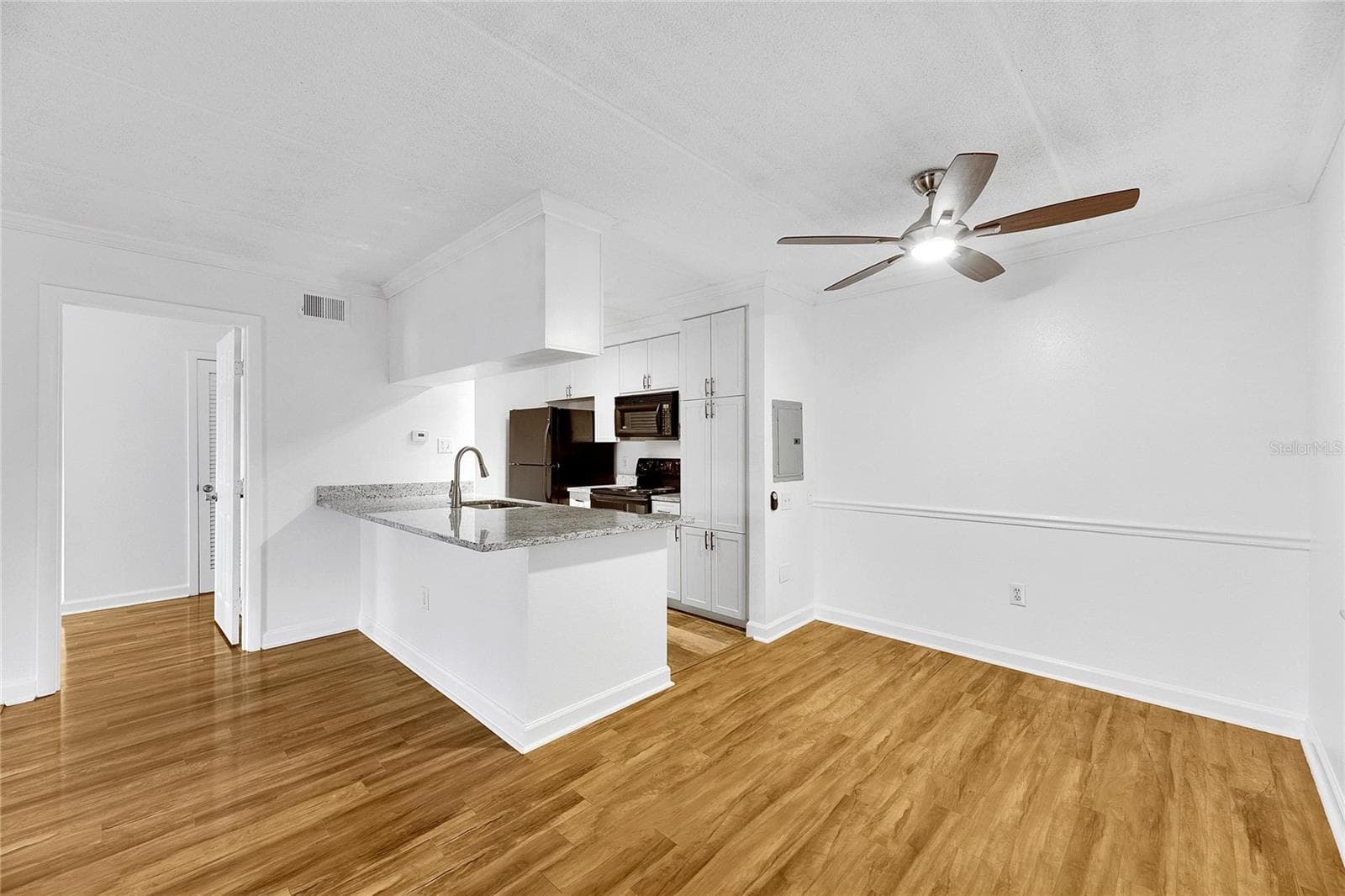 Condominium at 5304 W KENNEDY BLVD #106, TAMPA, photo 3 of 44