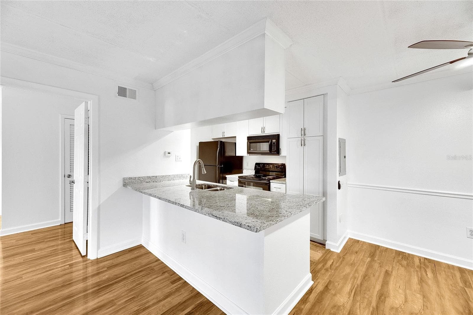 Condominium at 5304 W KENNEDY BLVD #106, TAMPA, photo 11 of 44