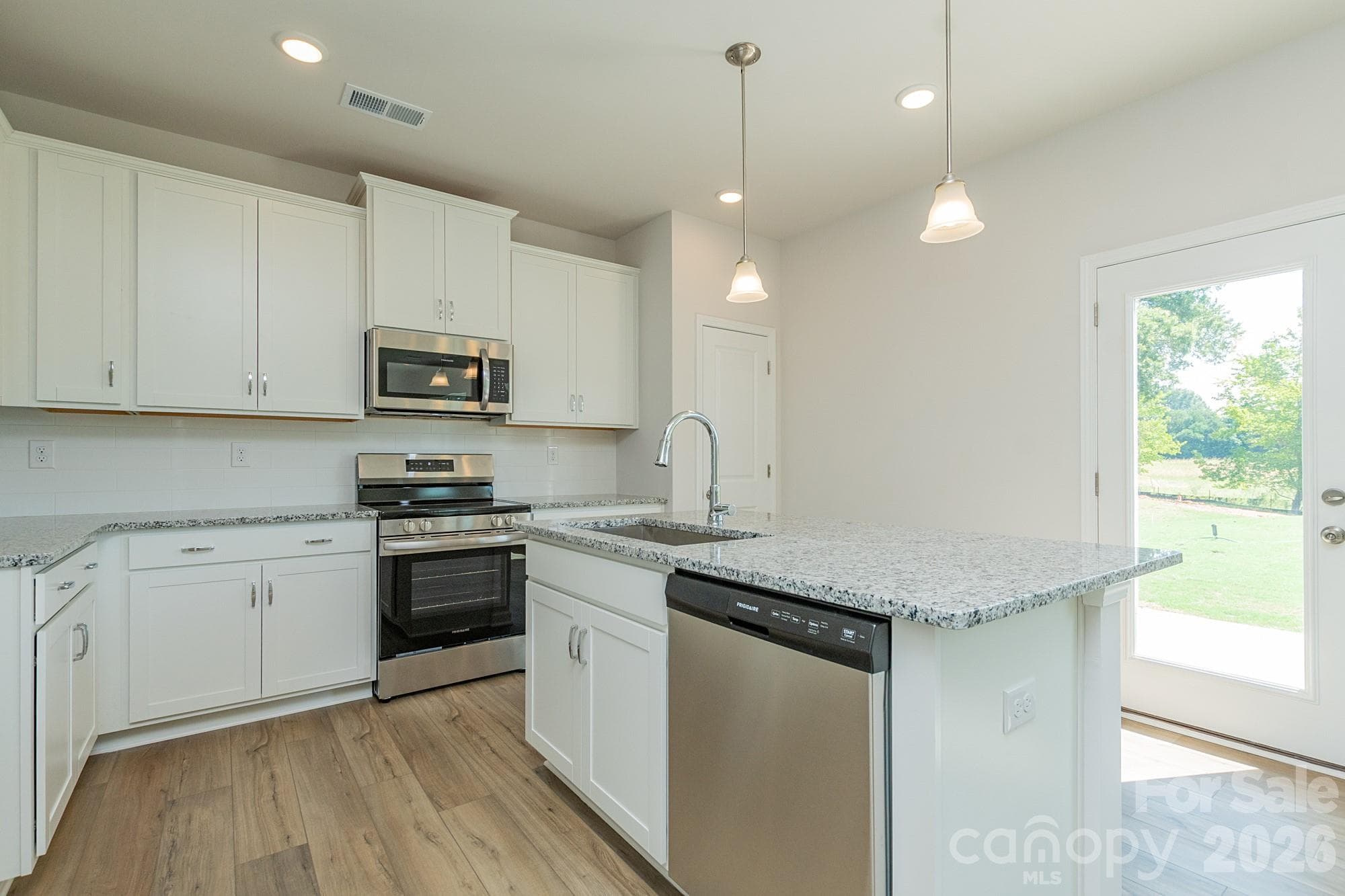 Single Family Residence at 4243 Ruth Creek Court, Charlotte, photo 4 of 34