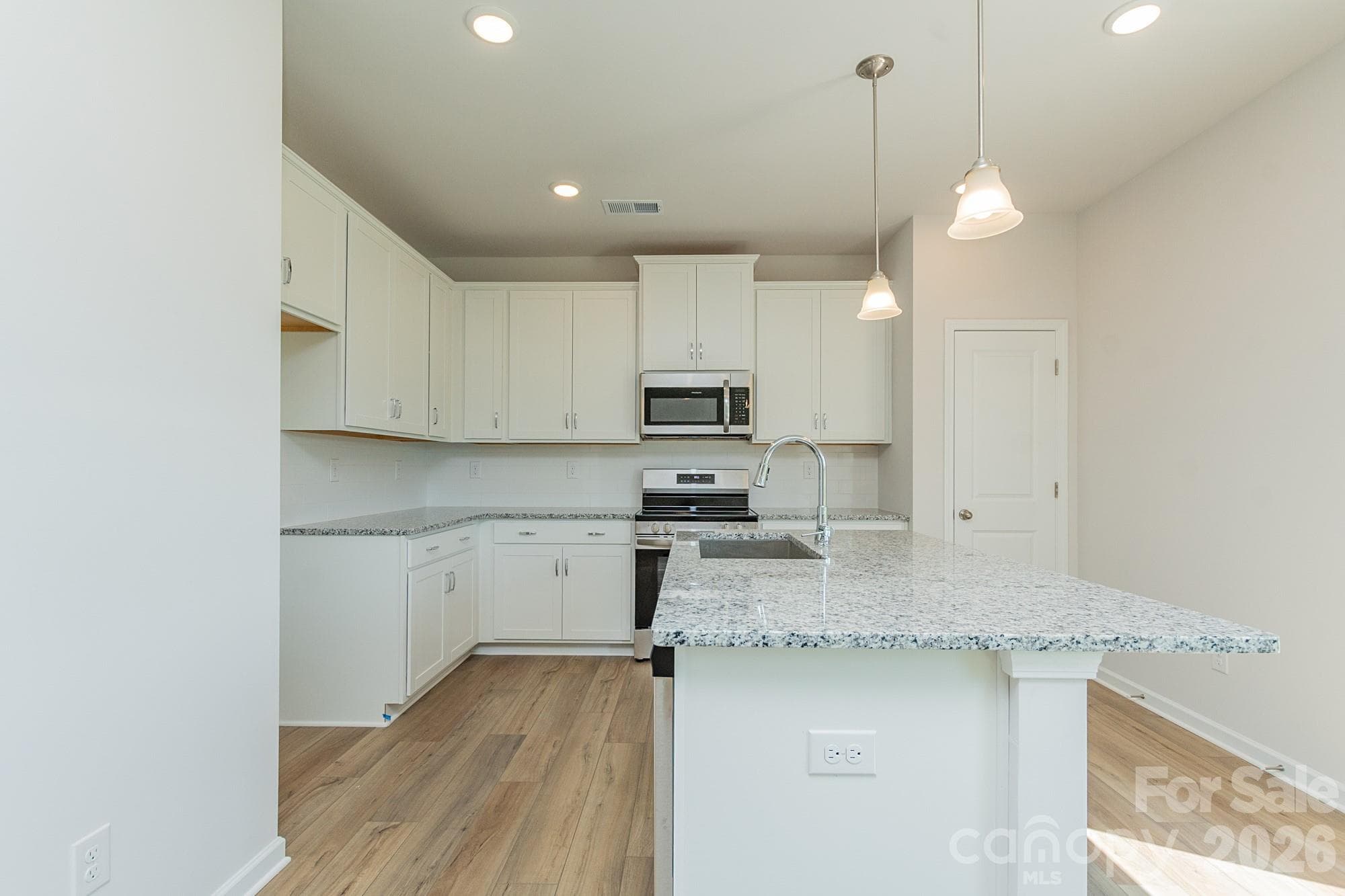 Single Family Residence at 4243 Ruth Creek Court, Charlotte, photo 5 of 34