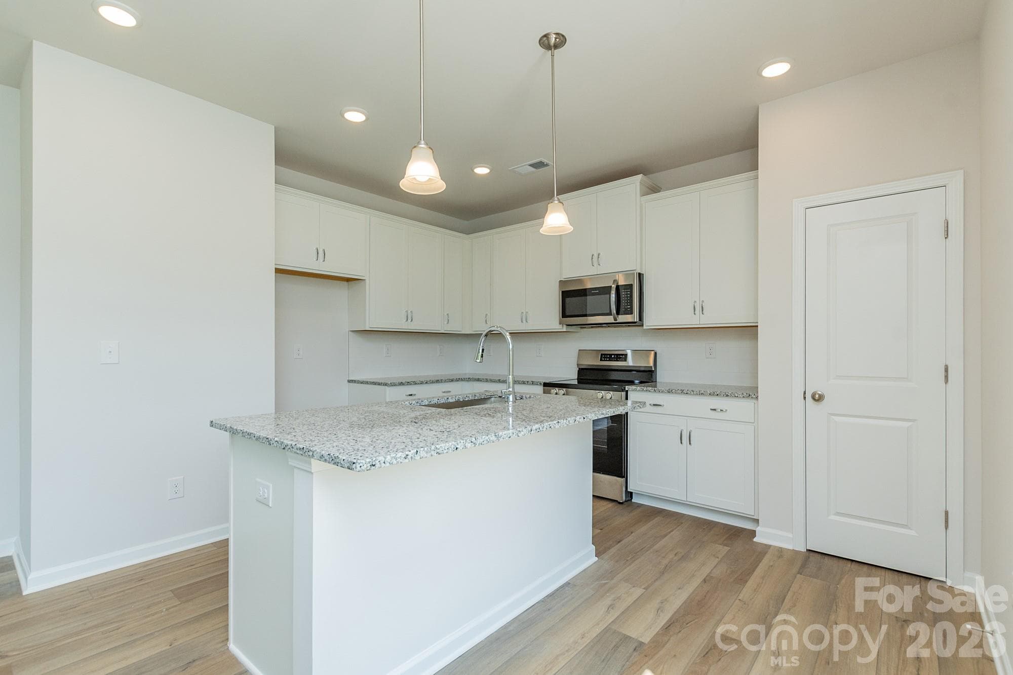 Single Family Residence at 4243 Ruth Creek Court, Charlotte, photo 6 of 34