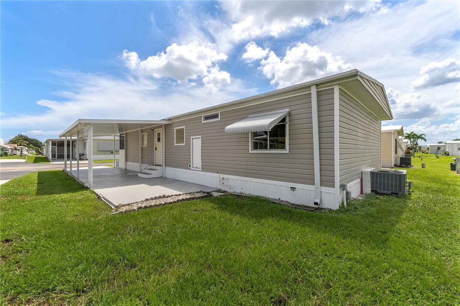 Manufactured Home at 52008 FLORINADA, BOYNTON BEACH, photo 4 of 29