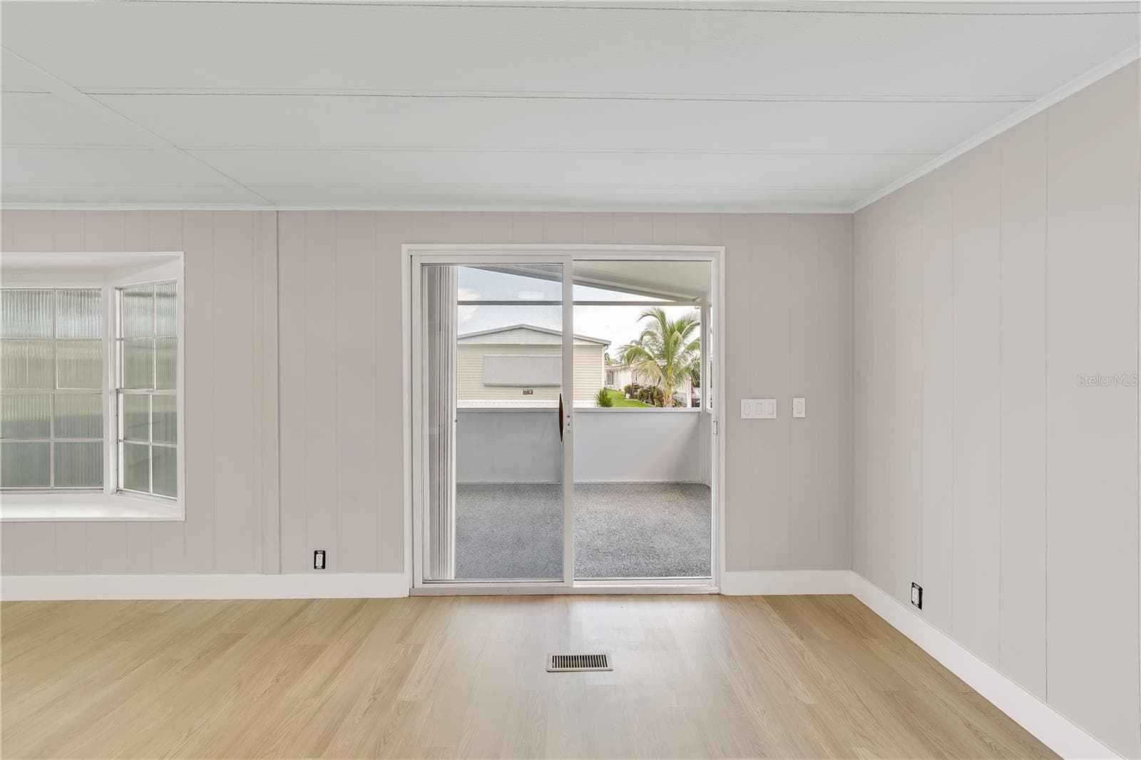 Manufactured Home at 52008 FLORINADA, BOYNTON BEACH, photo 11 of 29