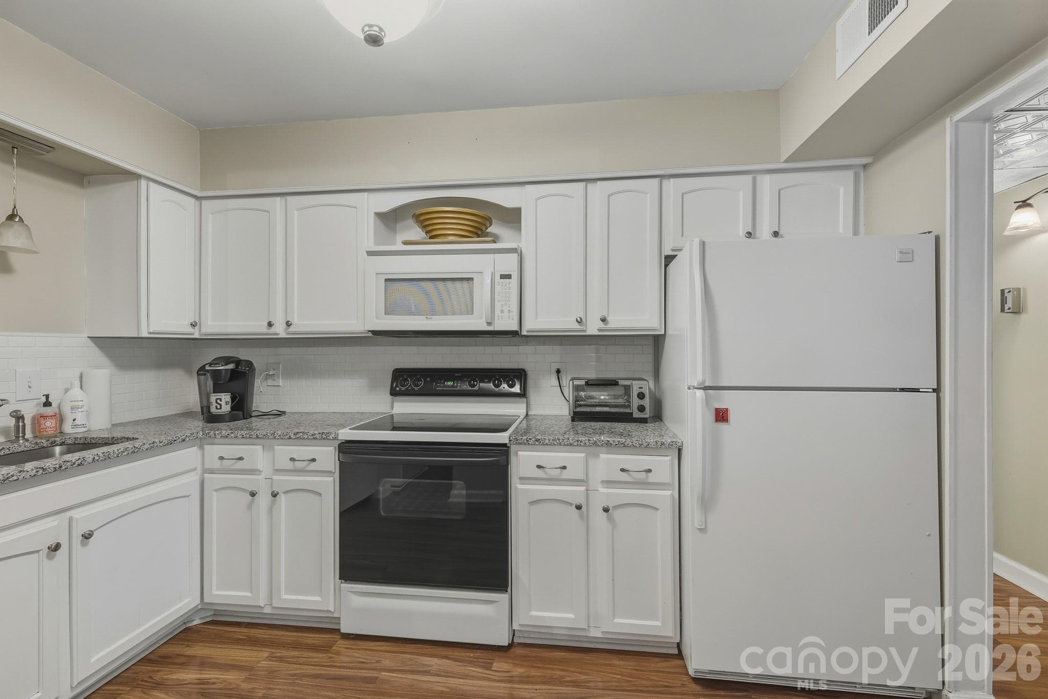 Condominium at 7034 Quail Hill Road, Charlotte, photo 6 of 25