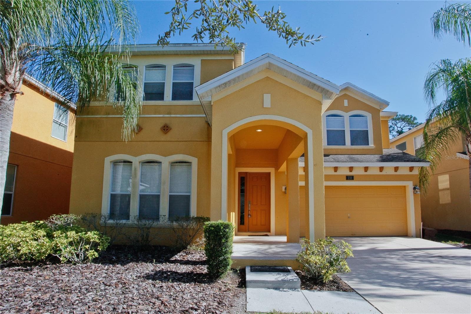 231 LAS FUENTES DR